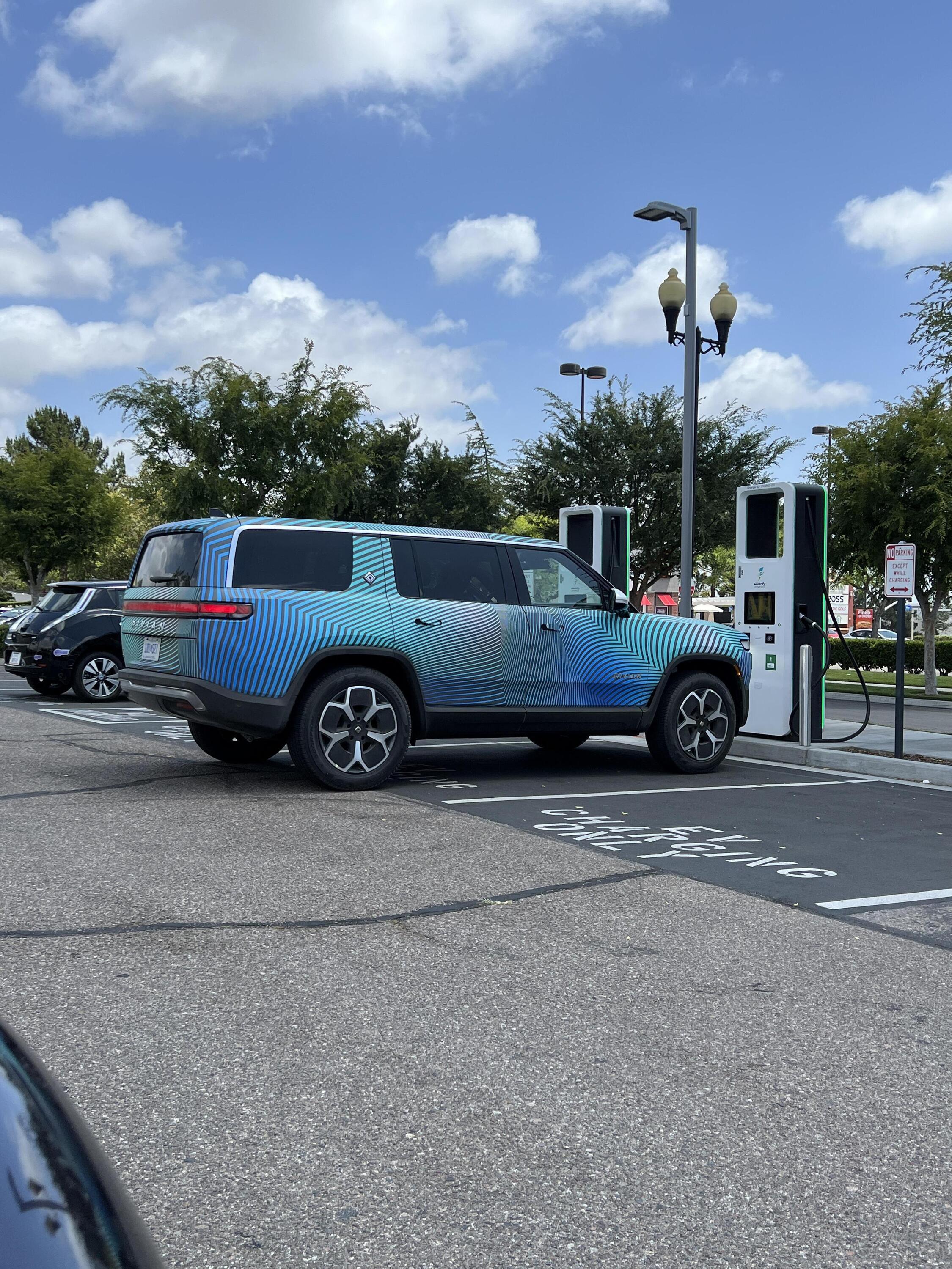 Rivian R1T R1S R2 spied on the road? zv0sixwoxby81