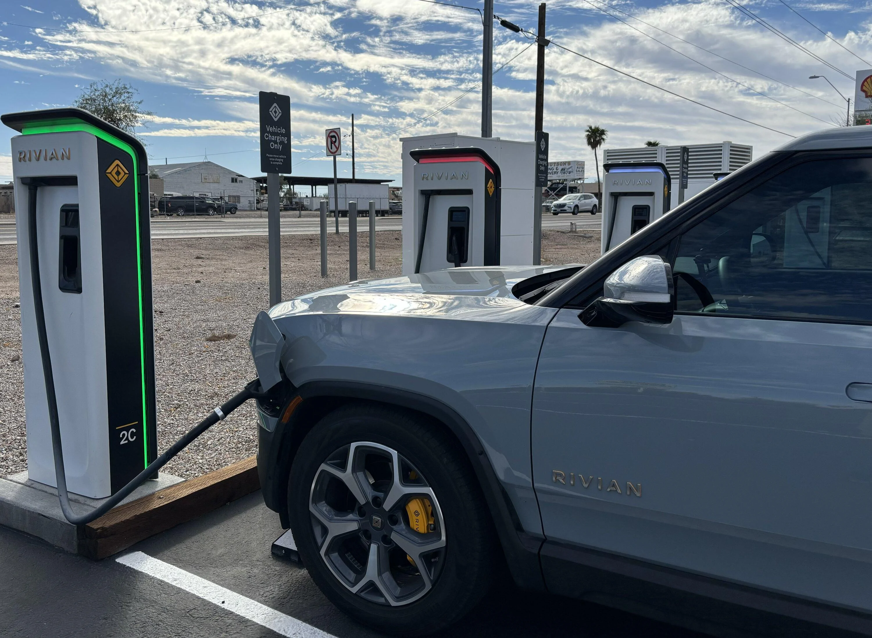 Rivian R1T R1S CA to AZ hunting trip with guerrilla charging (RAN, EA, RV plug) IMG_1687