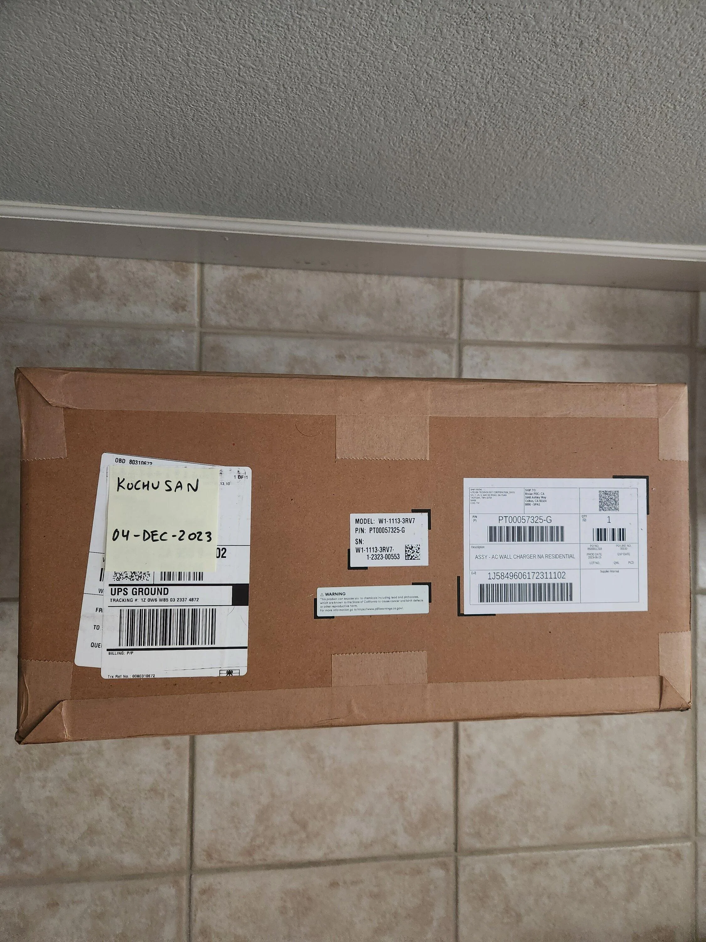 Rivian R1T R1S NIB Rivian Wall Charger 20231204_095443