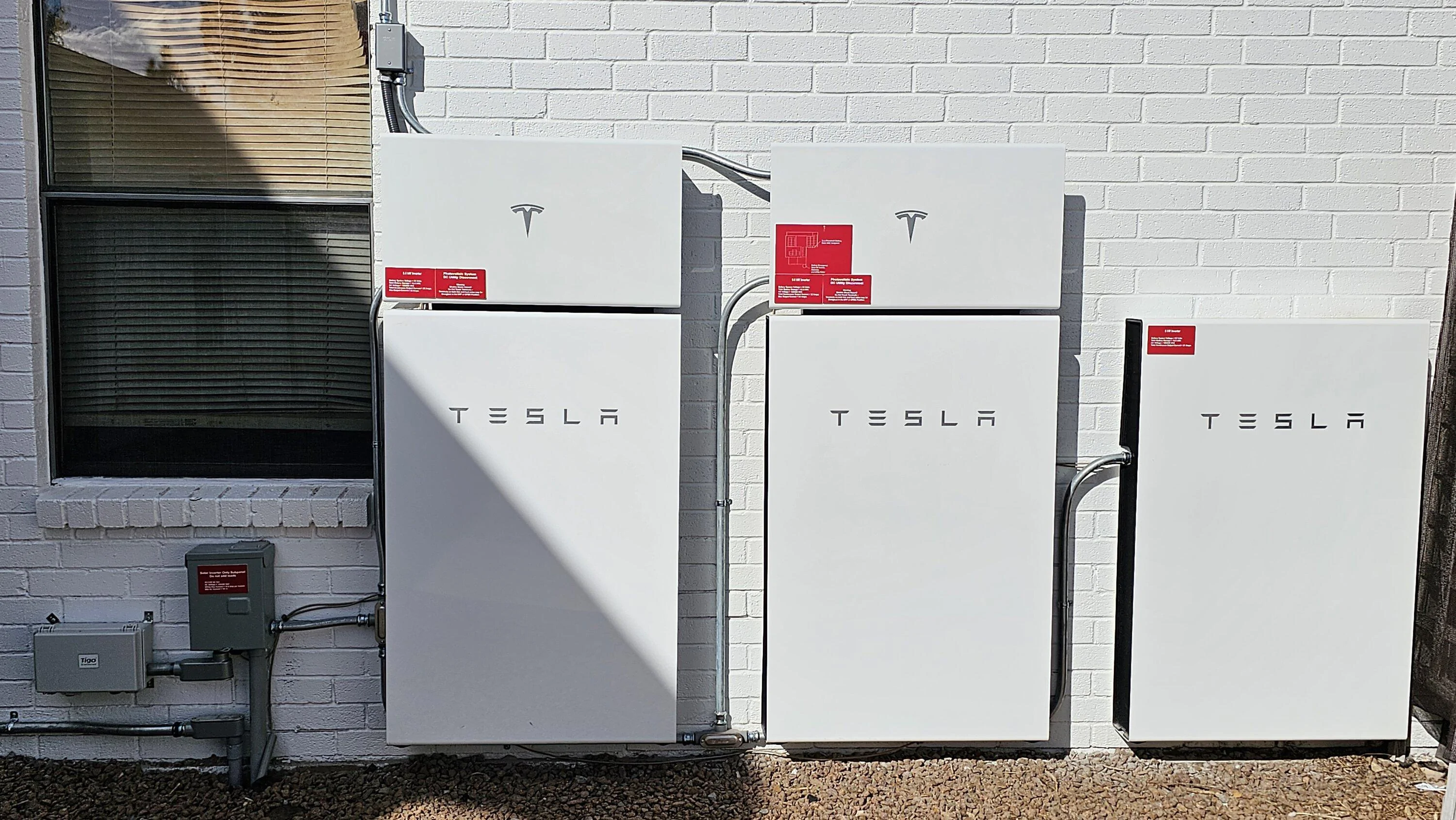 Rivian R1T R1S Tesla Universal Charger review (J1772 and NACS): Best available single charger 20231108_134721