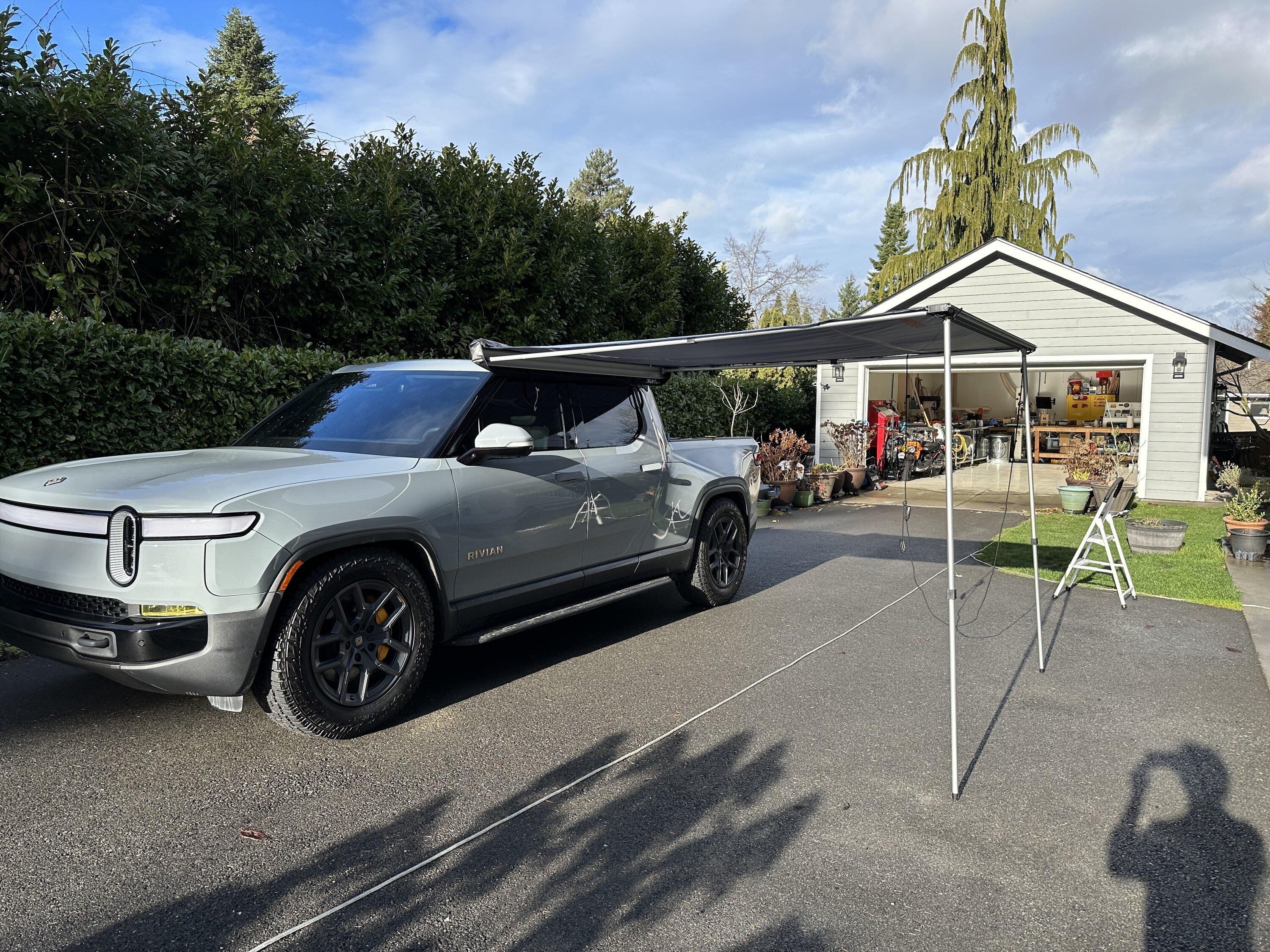 Rivian R1T R1S Awning without crossbars -- my setup IMG_1413.JPG