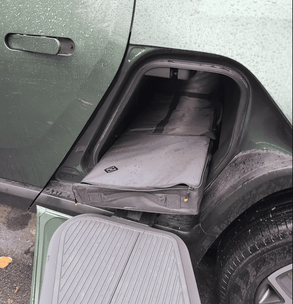 Rivian R1T R1S Manual tonneau shipped to Canada 1701885552783