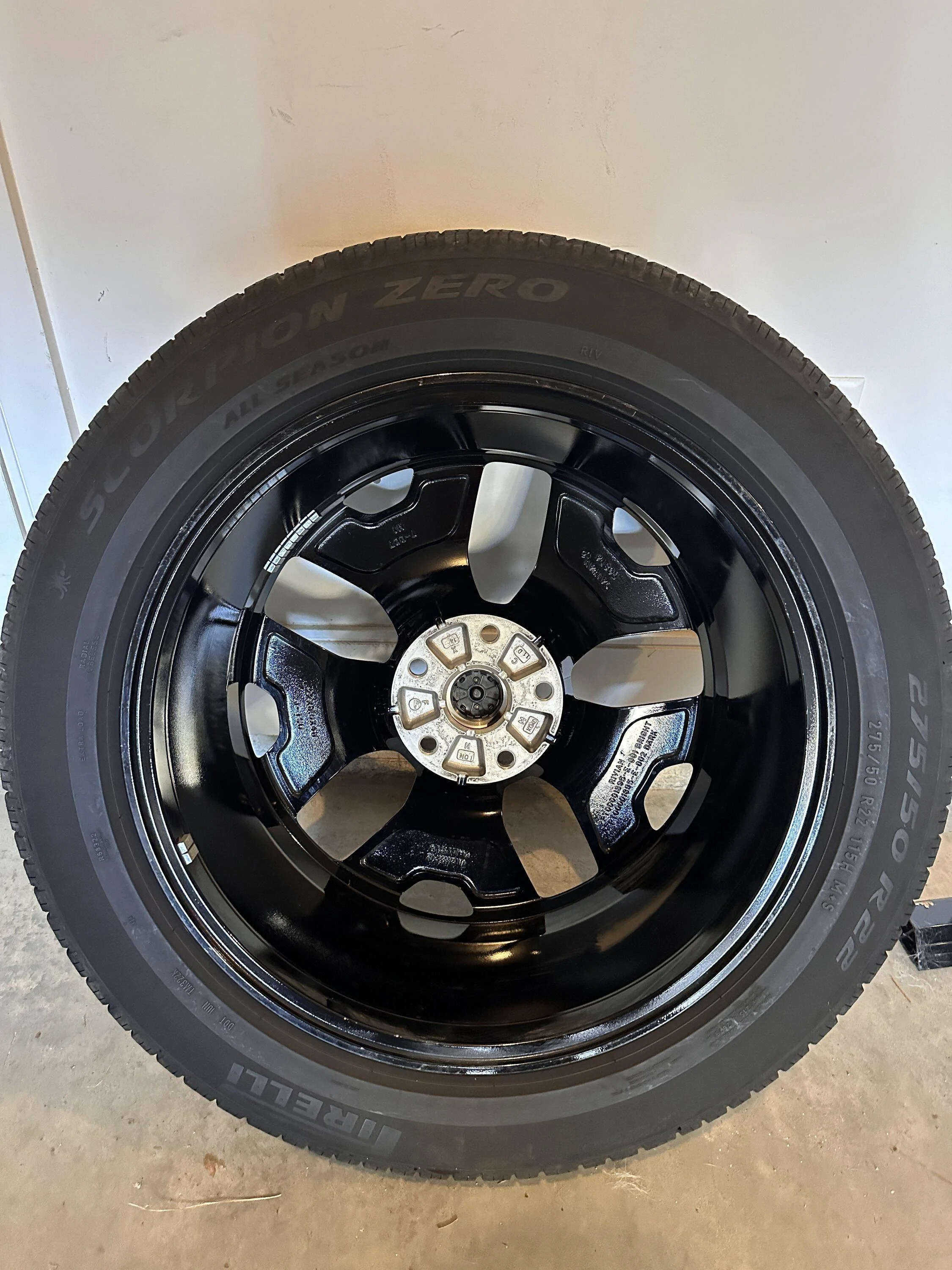 Rivian R1T R1S FS - Set of 22" Sport Brights with TPMS and Center Caps IMG_3657