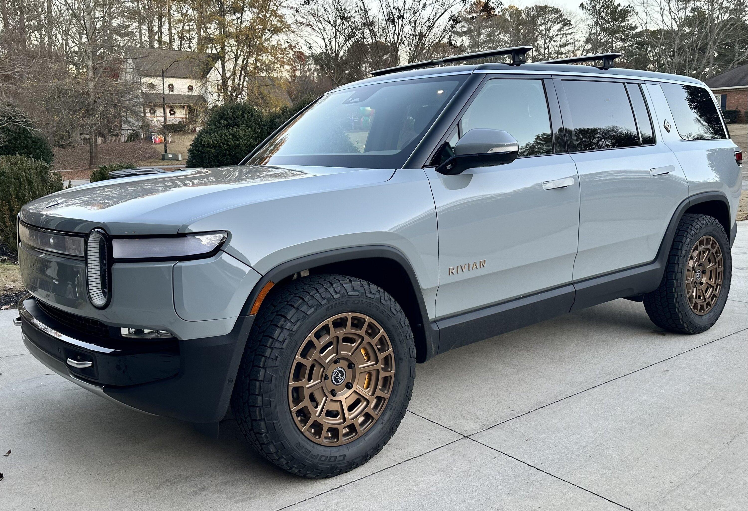 Rivian R1T R1S Black Rhino Voltaic 20" in Bronze on Limestone R1S 1701915782378