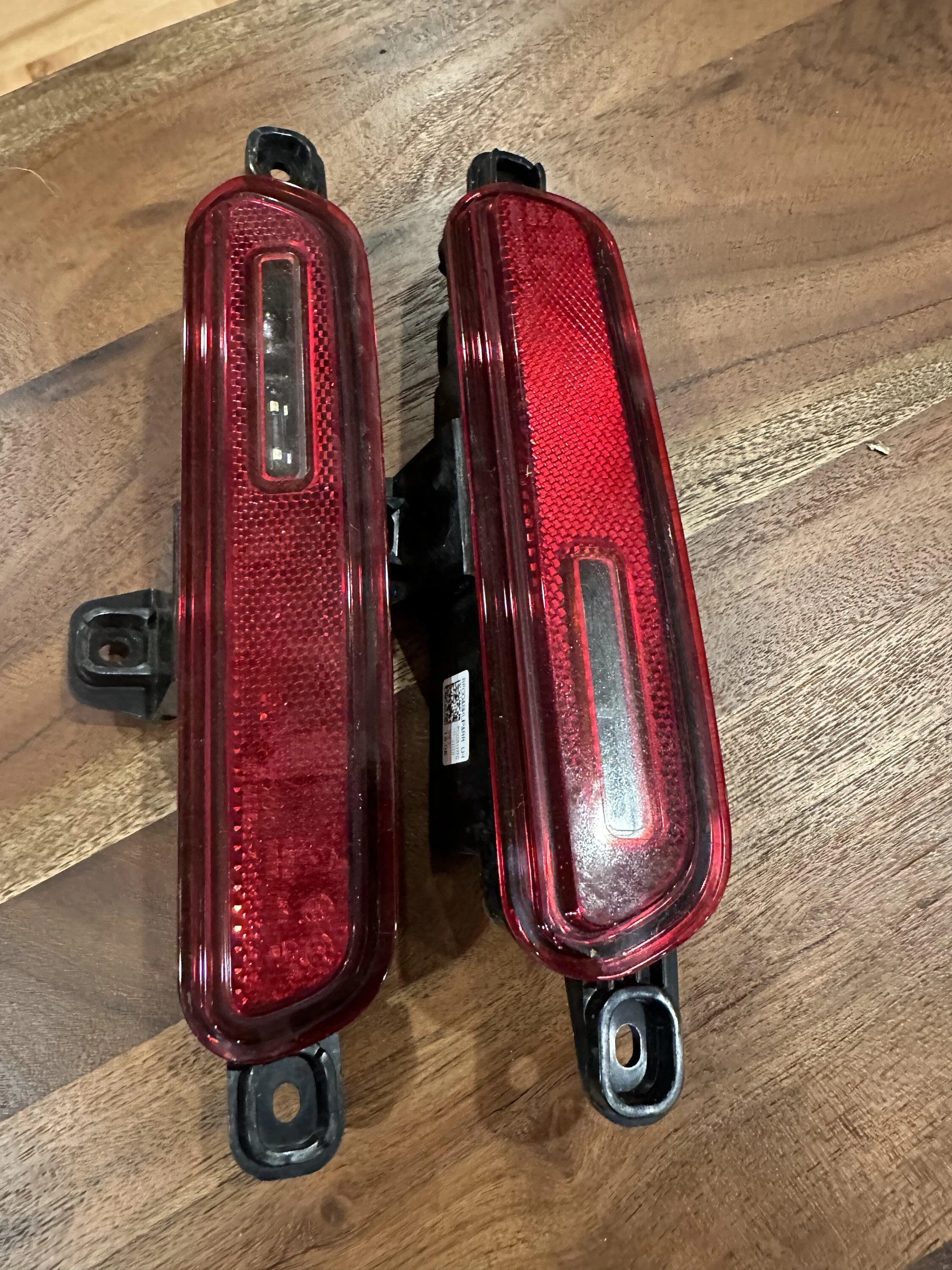 Rivian R1T R1S The Count finally received something free from Rivian... 5wny5IH