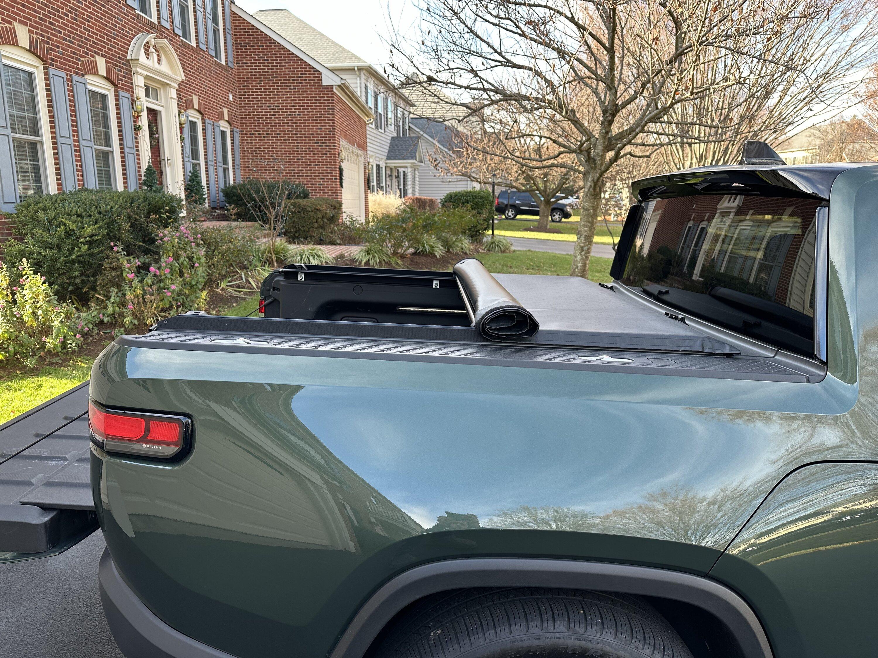 Rivian R1T R1S For Sale: Access tonneau cover IMG_9128