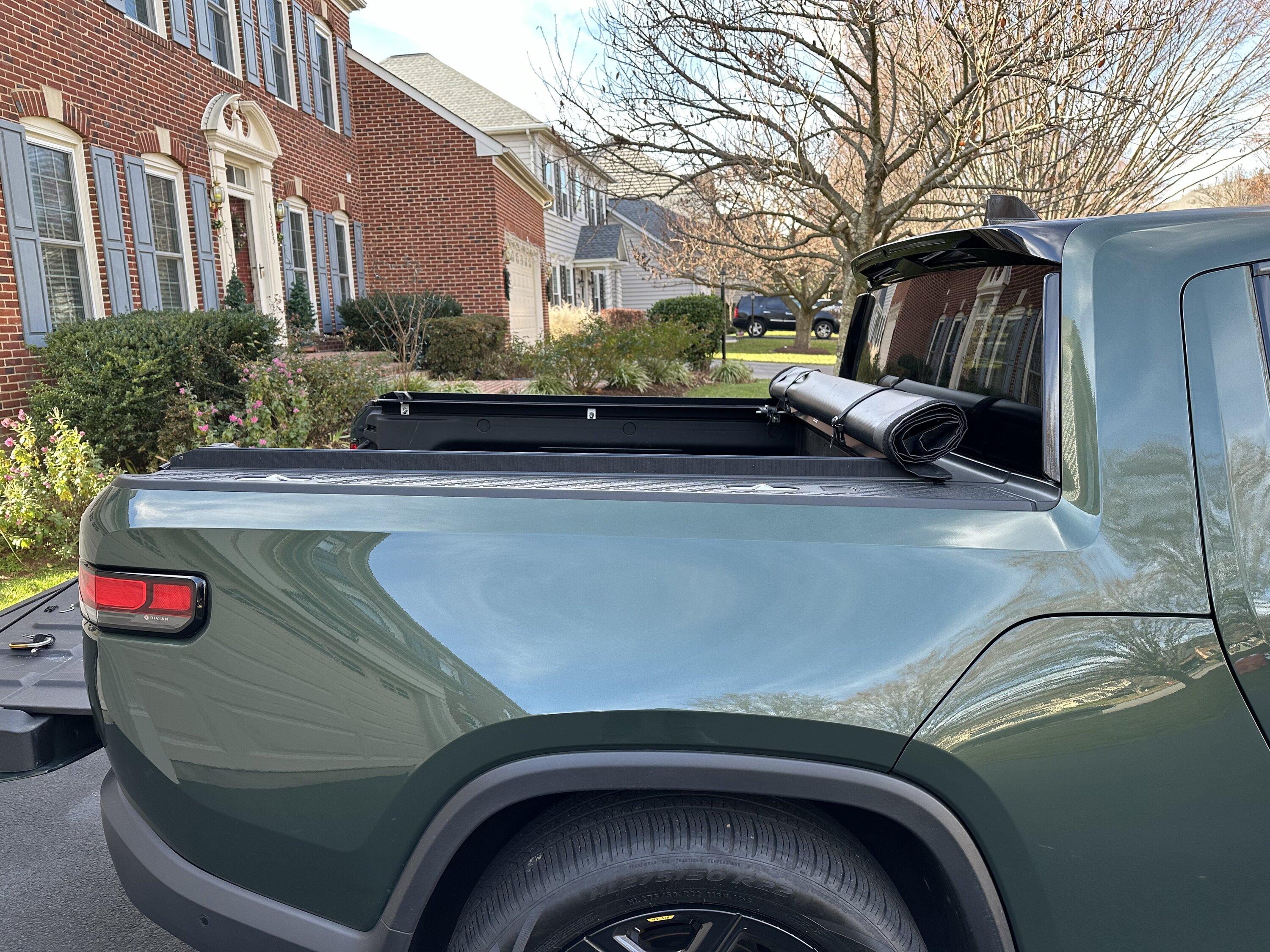 Rivian R1T R1S For Sale: Access tonneau cover IMG_9129