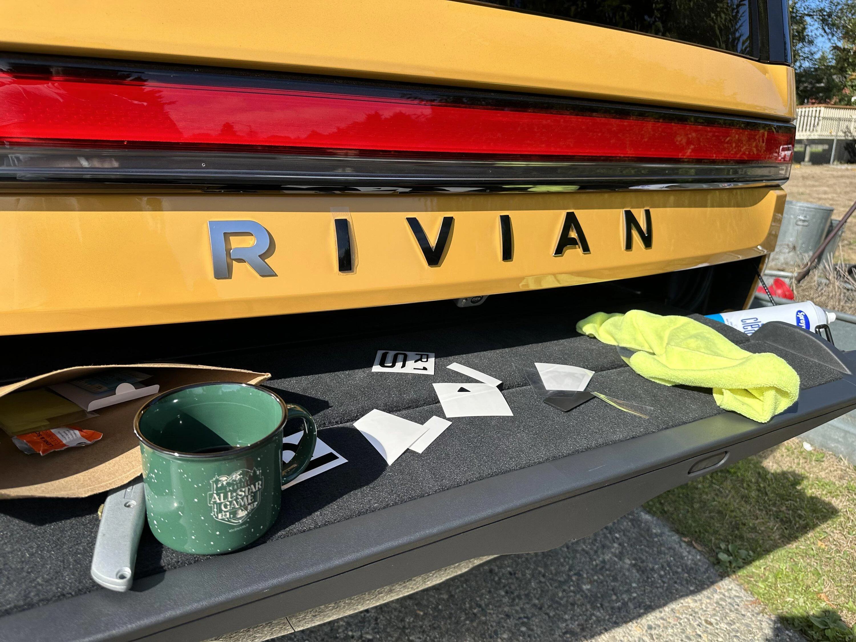 Rivian R1T R1S Anyone black out R1S window trim? IMG_9973