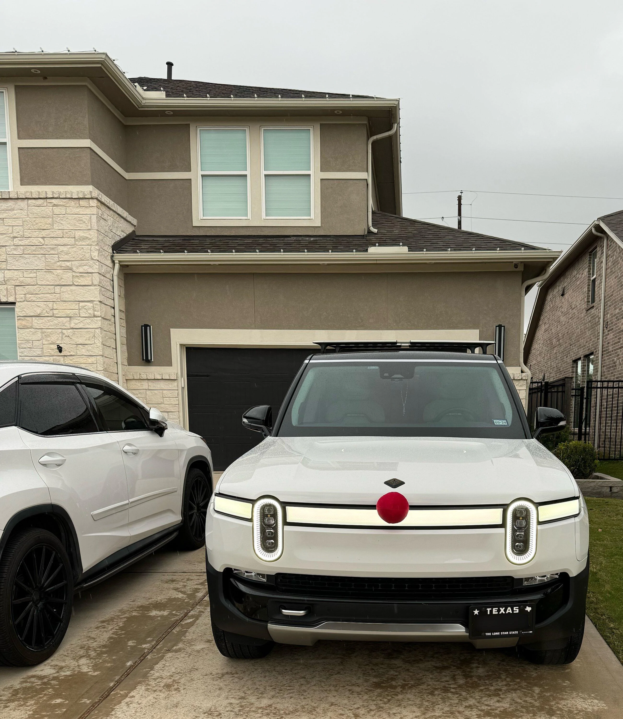 Rivian R1T R1S Spread Holiday Cheer with LED lights! IMG_0910
