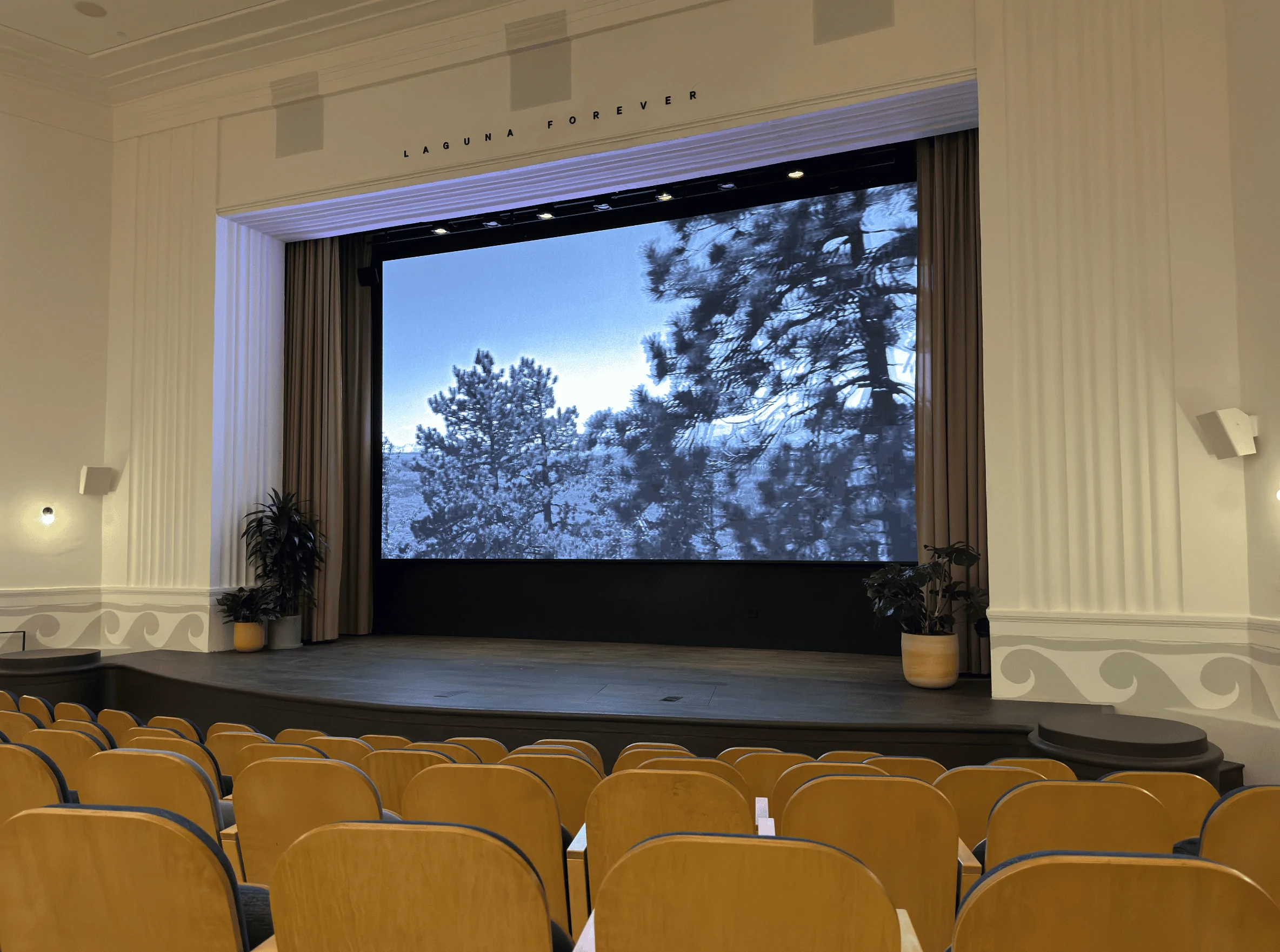 Rivian R1T R1S Rivian Laguna Beach Space Opens! - First Real Life Photos Screenshot 2023-12-09 at 07.42.18