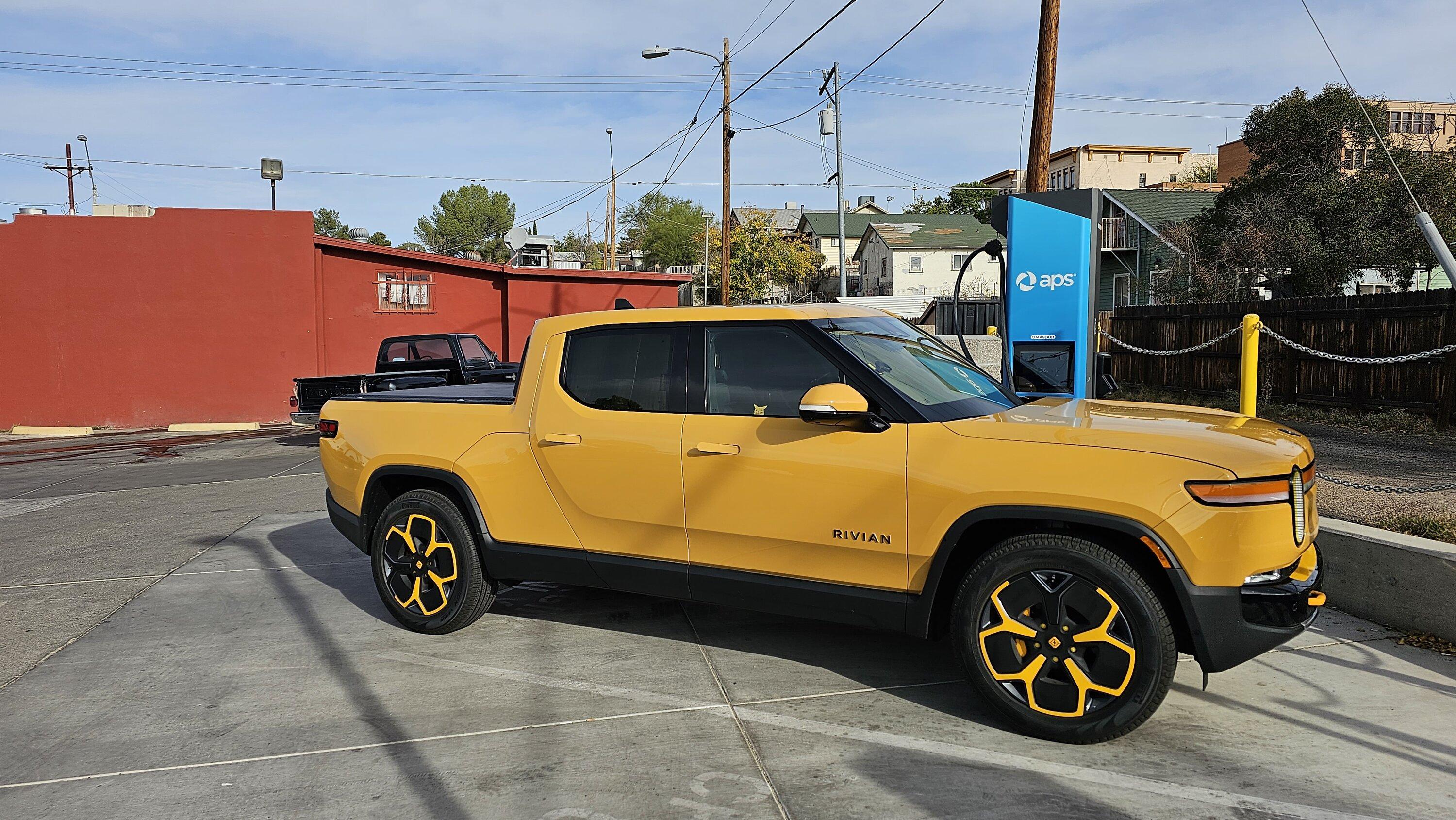Rivian R1T R1S Successful First Ski Trip Report with R1T: Gilbert, AZ to Sunrise Resort (good trip, disappointing Nav) 20231115_092048