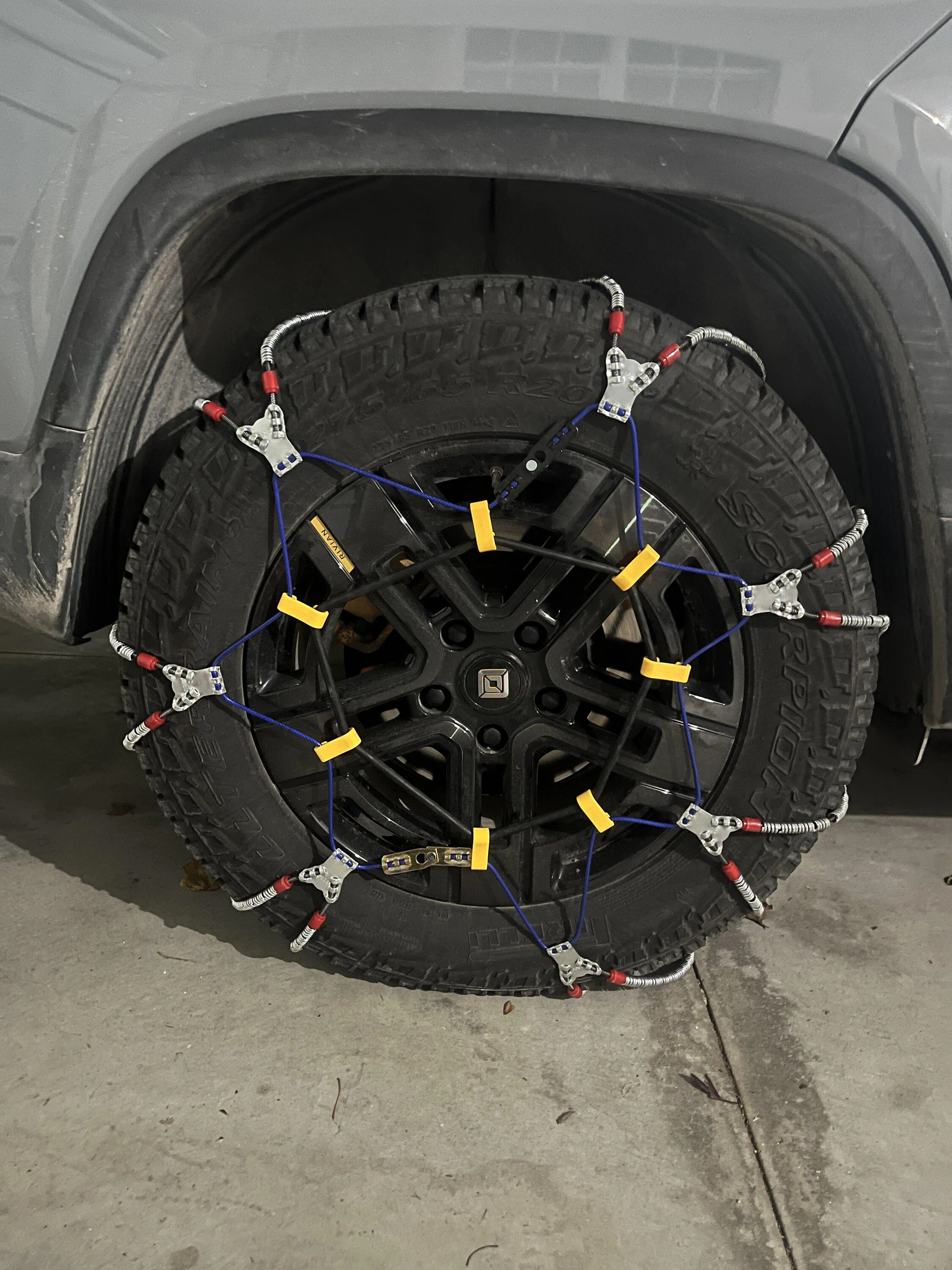 Rivian R1T R1S 20” inch chains/sock IMG_1404