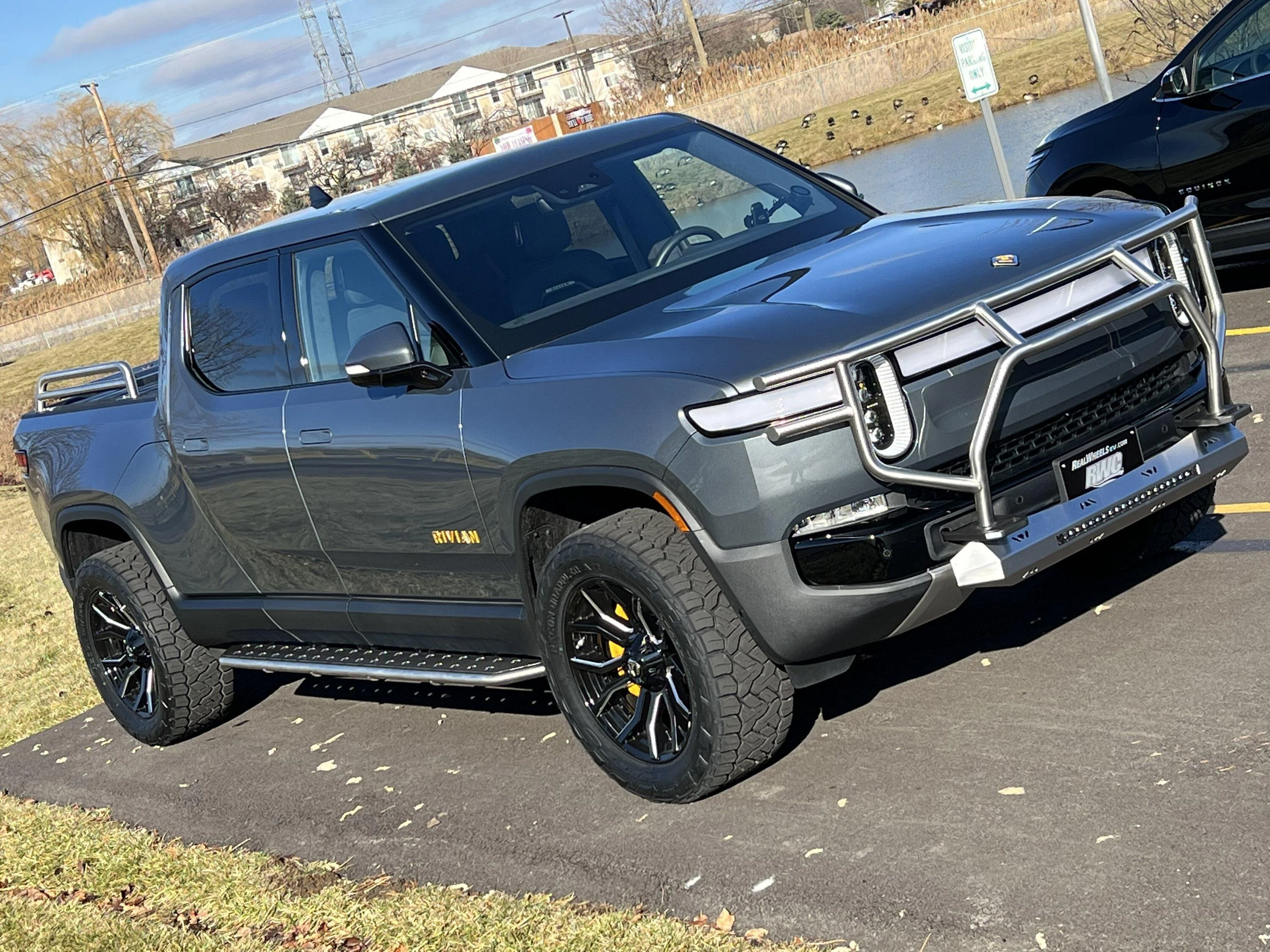 RealWheelsEV NEW Rivian Accessories Brush Guard, Steps, Light Bar, Bed ...