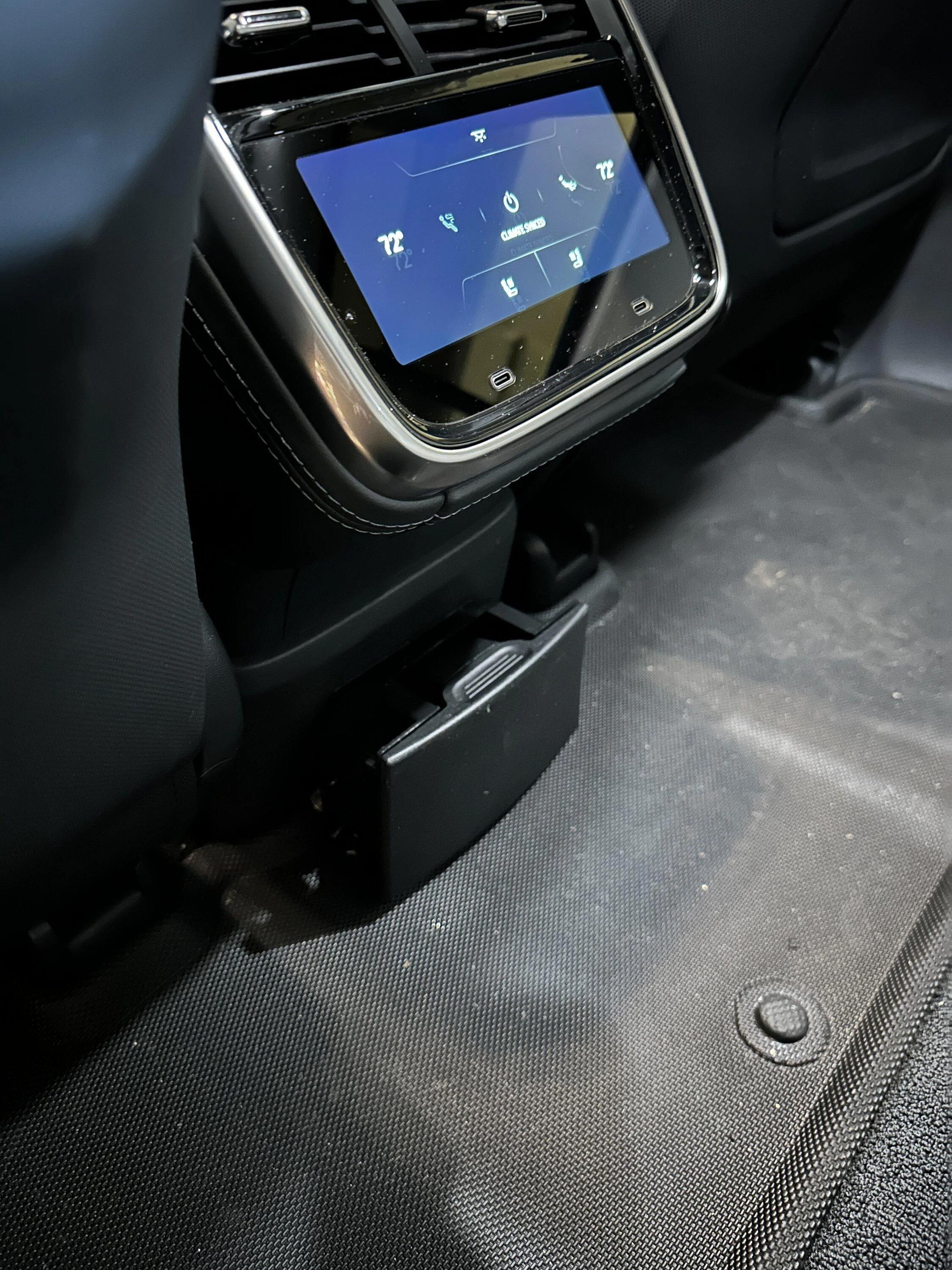 Rivian R1T R1S My Limestone OC R1S with: chrome-delete/powder-coated 21s, CarPlay screen/hi-def dashcam and misc. accessories IMG_8679