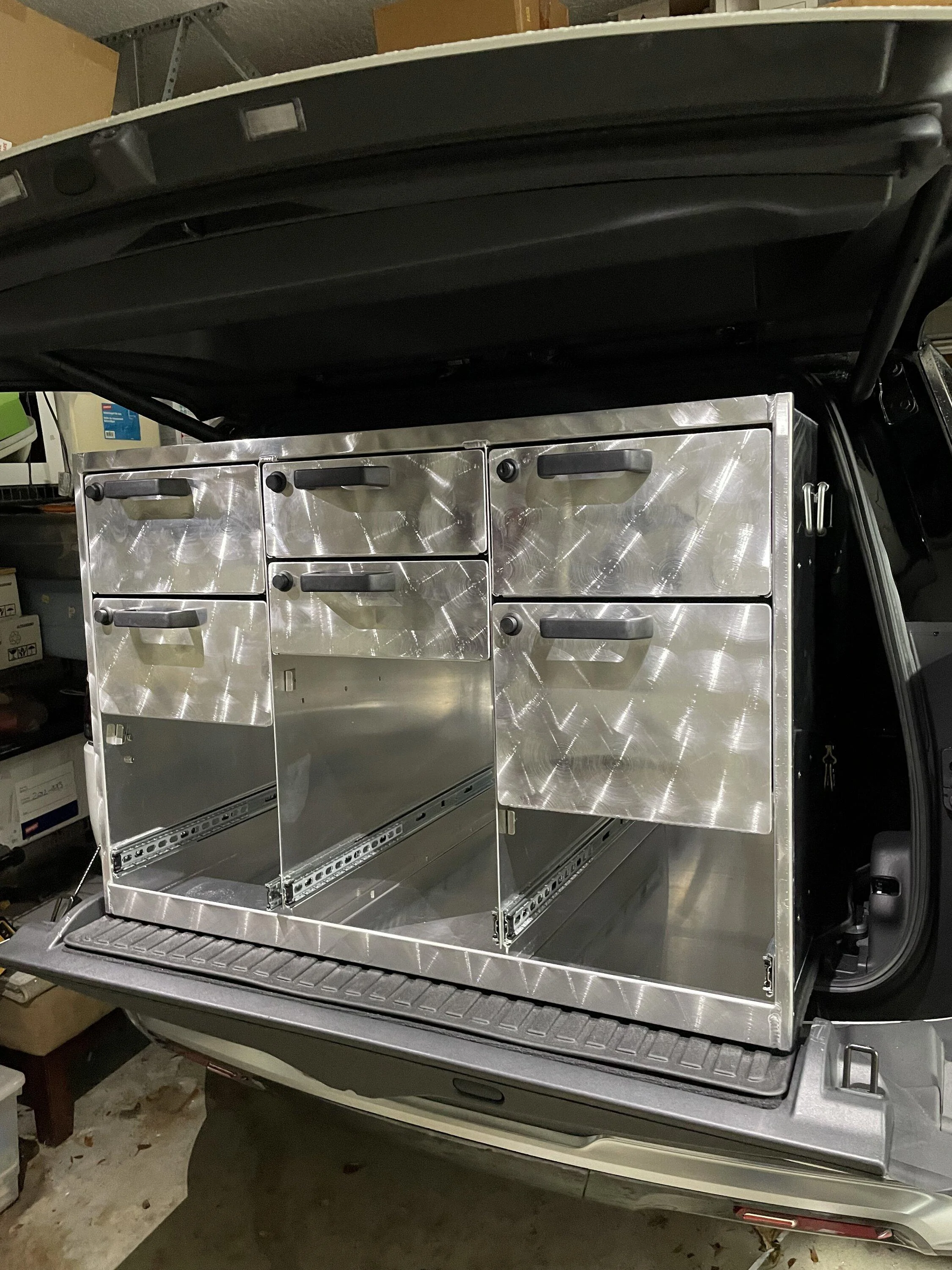 Rivian R1T R1S SOS on non-flat cargo space IMG_4310