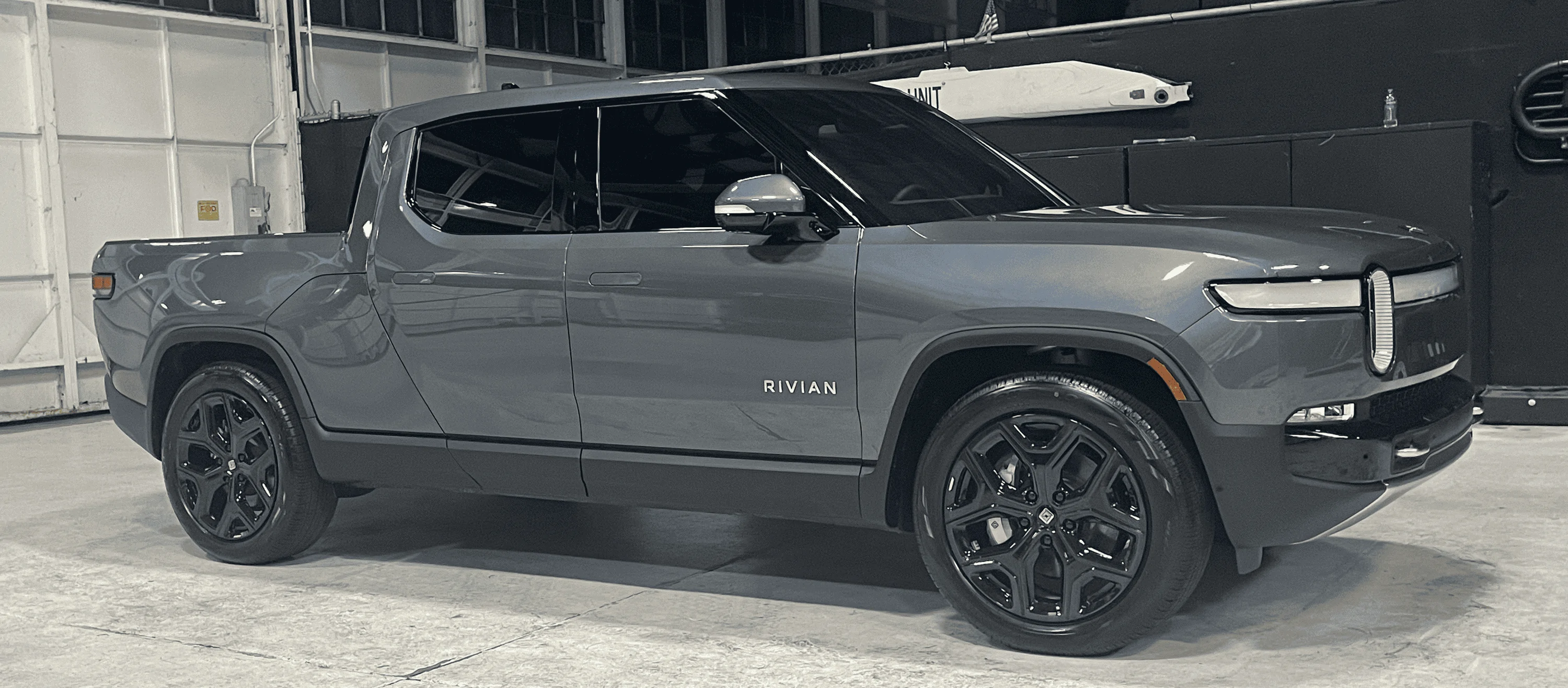 Rivian R1T R1S R1T Delivery Day/ Preliminary Report tempImage4q8idy
