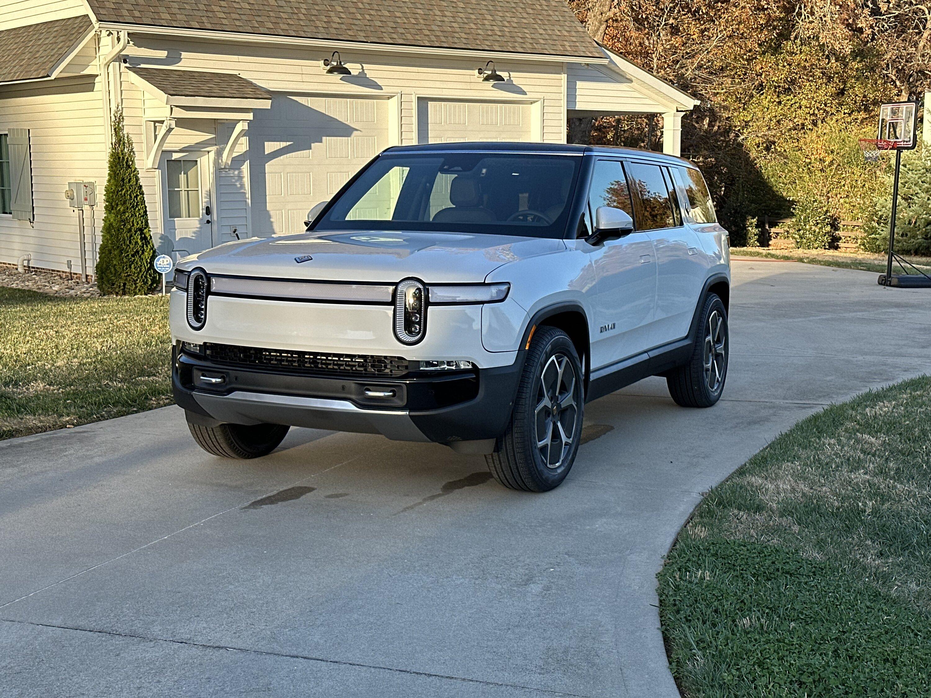 Rivian R1T R1S SOLD - 2023 R1S Max Pack Dual Performance $86,999 IMG_6647