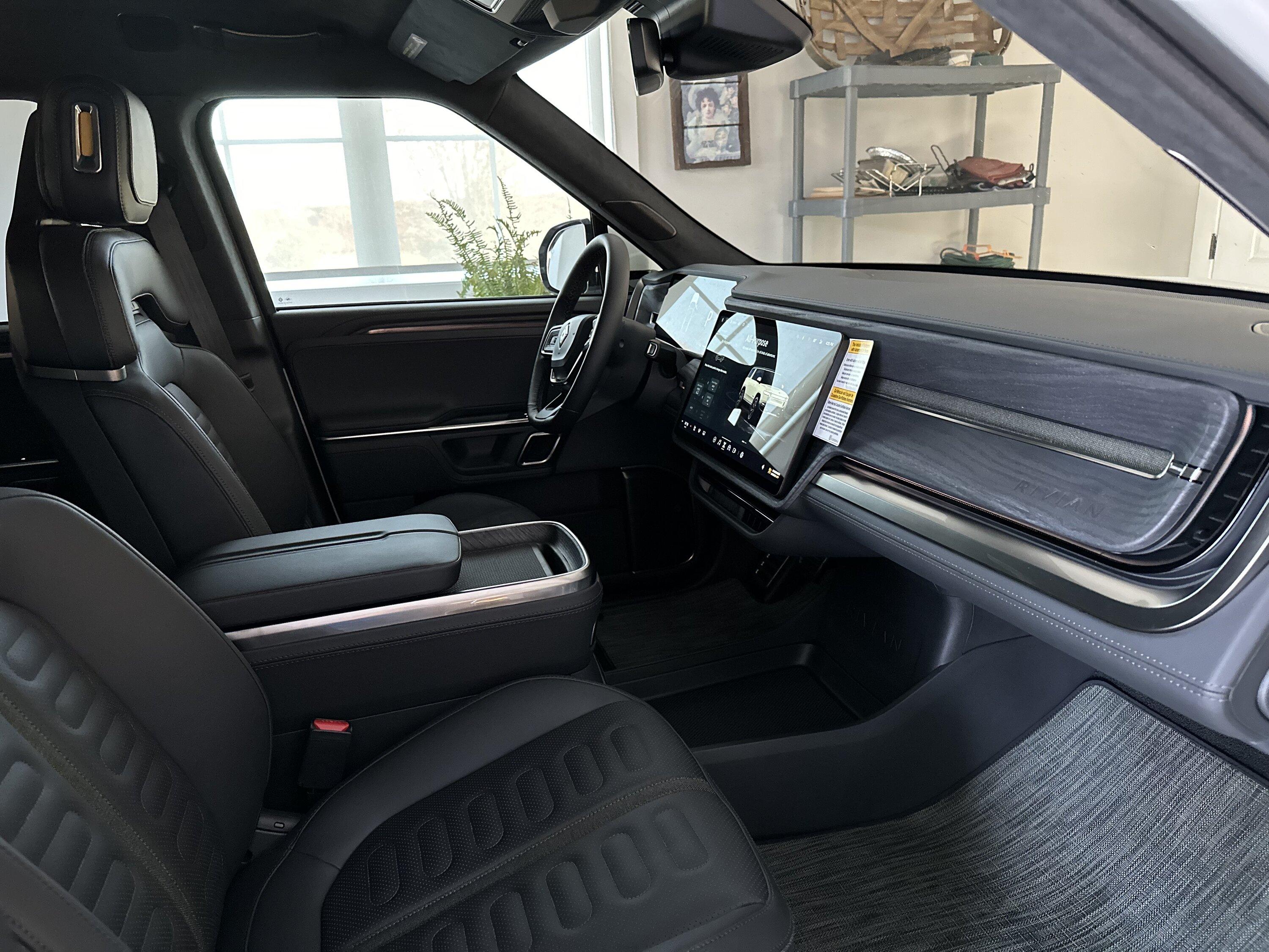 Rivian R1T R1S SOLD - 2023 R1S Max Pack Dual Performance $86,999 IMG_6643