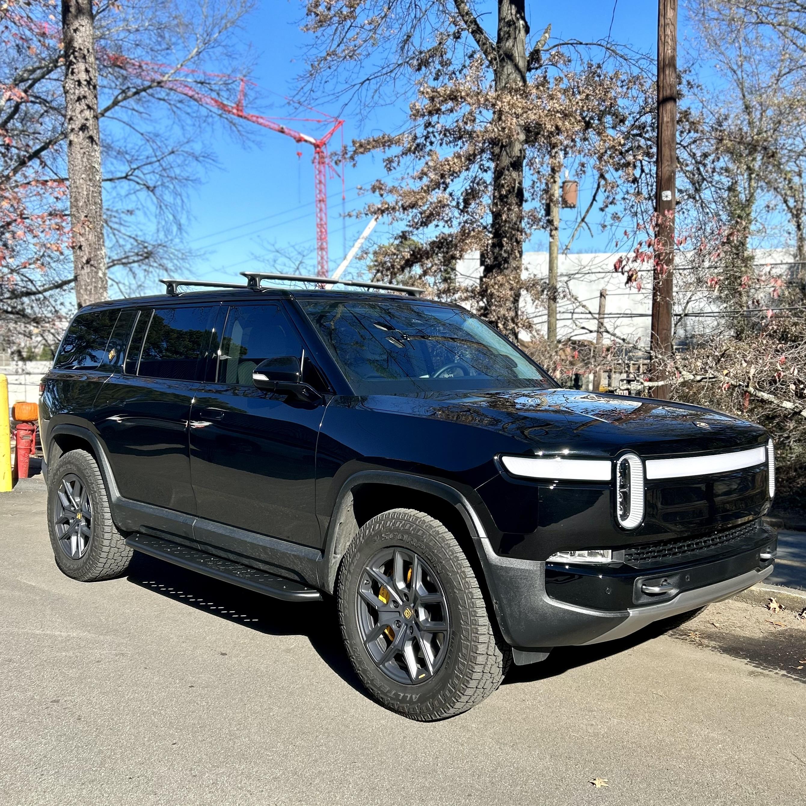 Rivian R1T R1S ATL_R1S Midnight Black Build IMG_1430