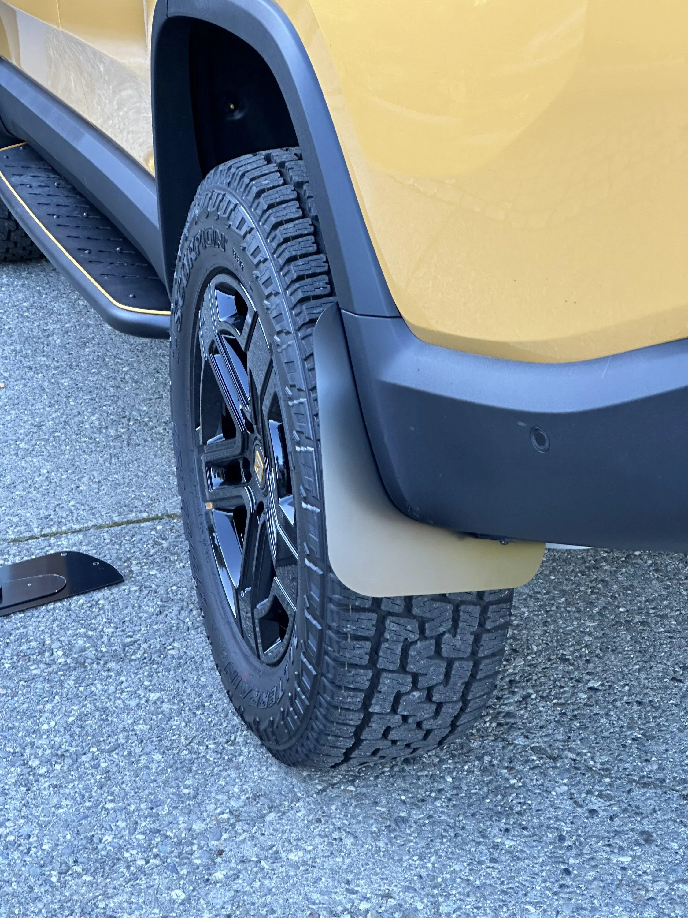 Rivian R1T R1S TWRAPS Mud Guards Installed on R1S Pics IMG_0052