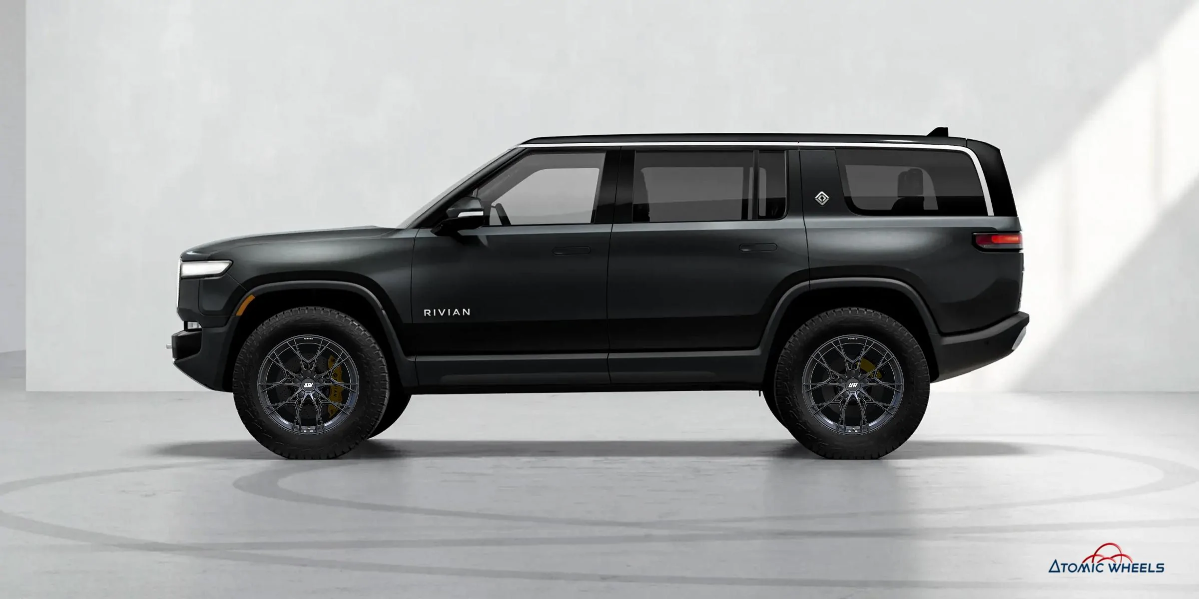 AW05Titan - R1S - Black.webp