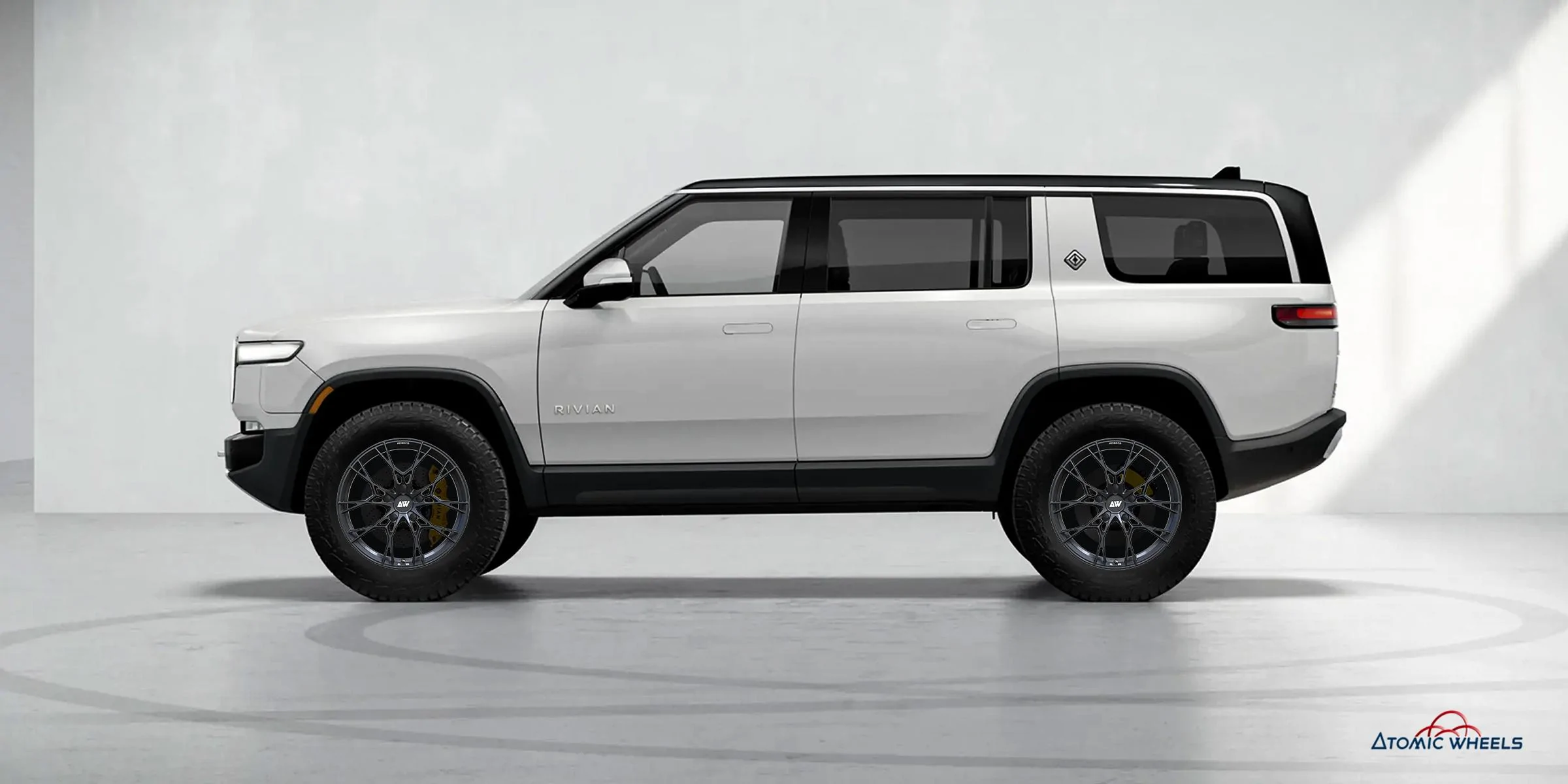 AW05Titan - R1S - White.webp