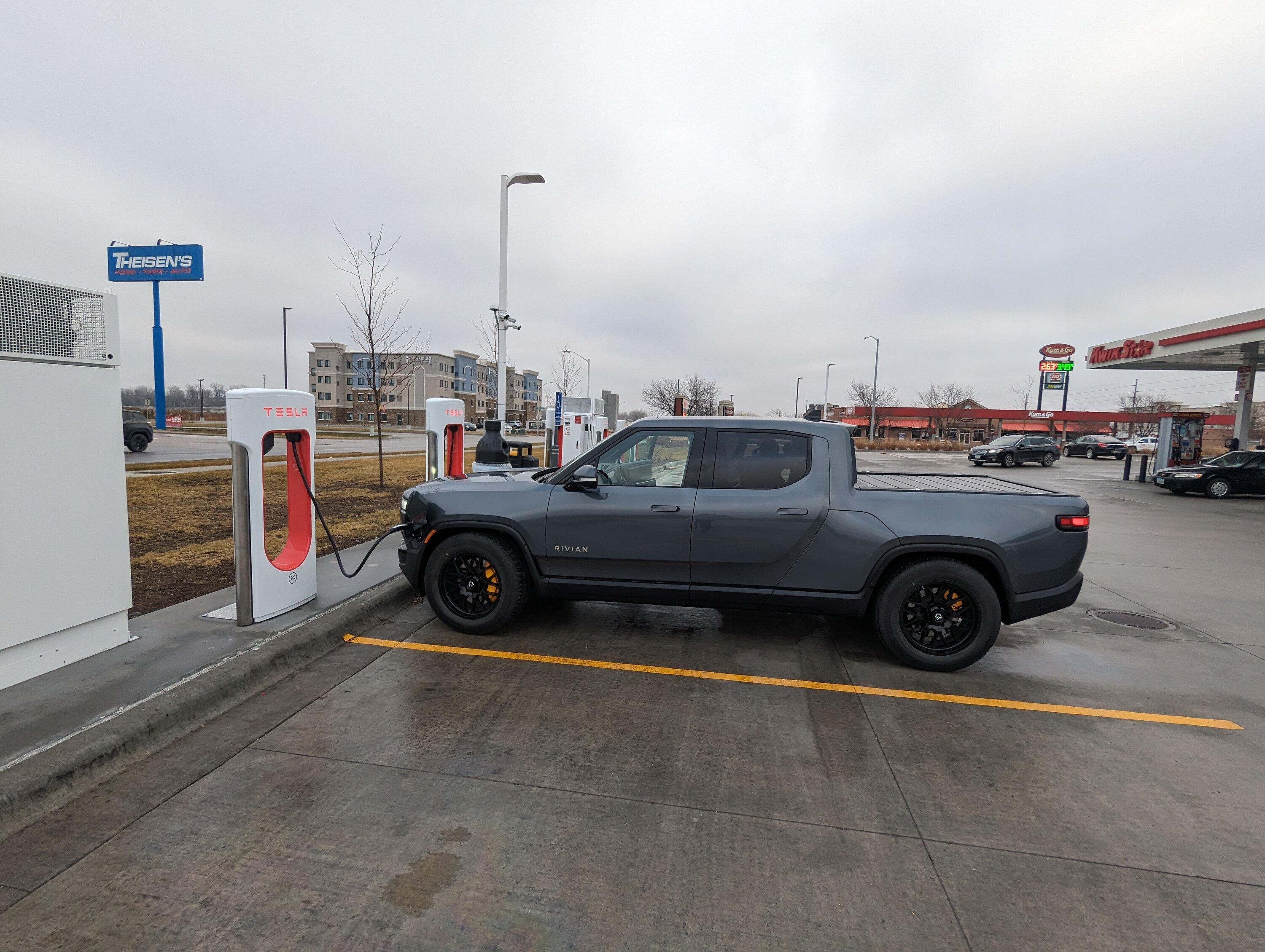 Rivian R1T R1S Ames Iowa Magic Dock Open PXL_20231223_150506561.MP