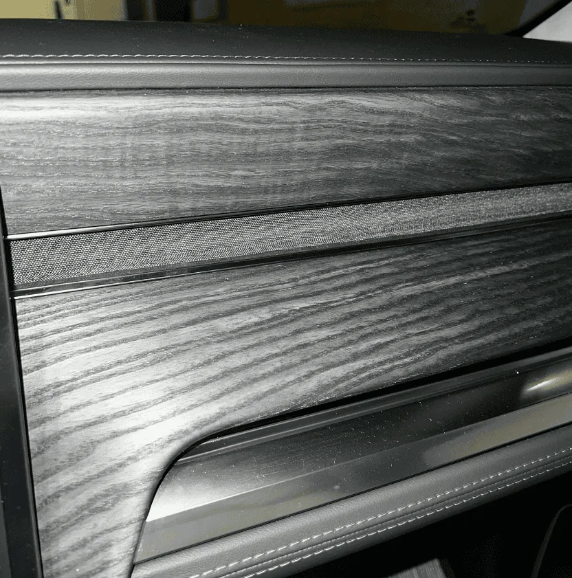 Rivian R1T R1S Wood dash looks a little different Screenshot 2023-12-24 151131