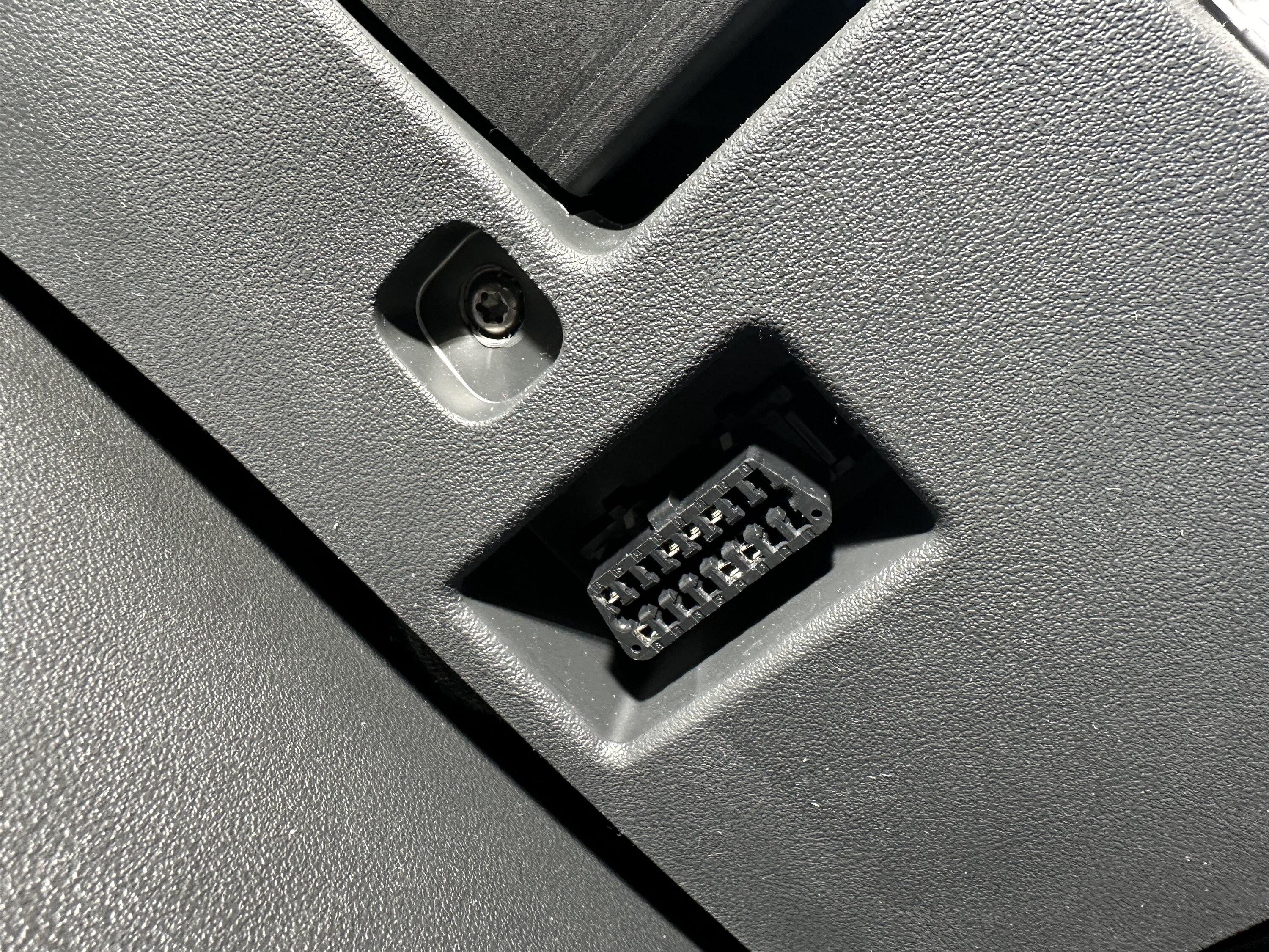 Rivian R1T R1S My EV Sportline CarPlay Display Hidden Wires Install IMG_8891