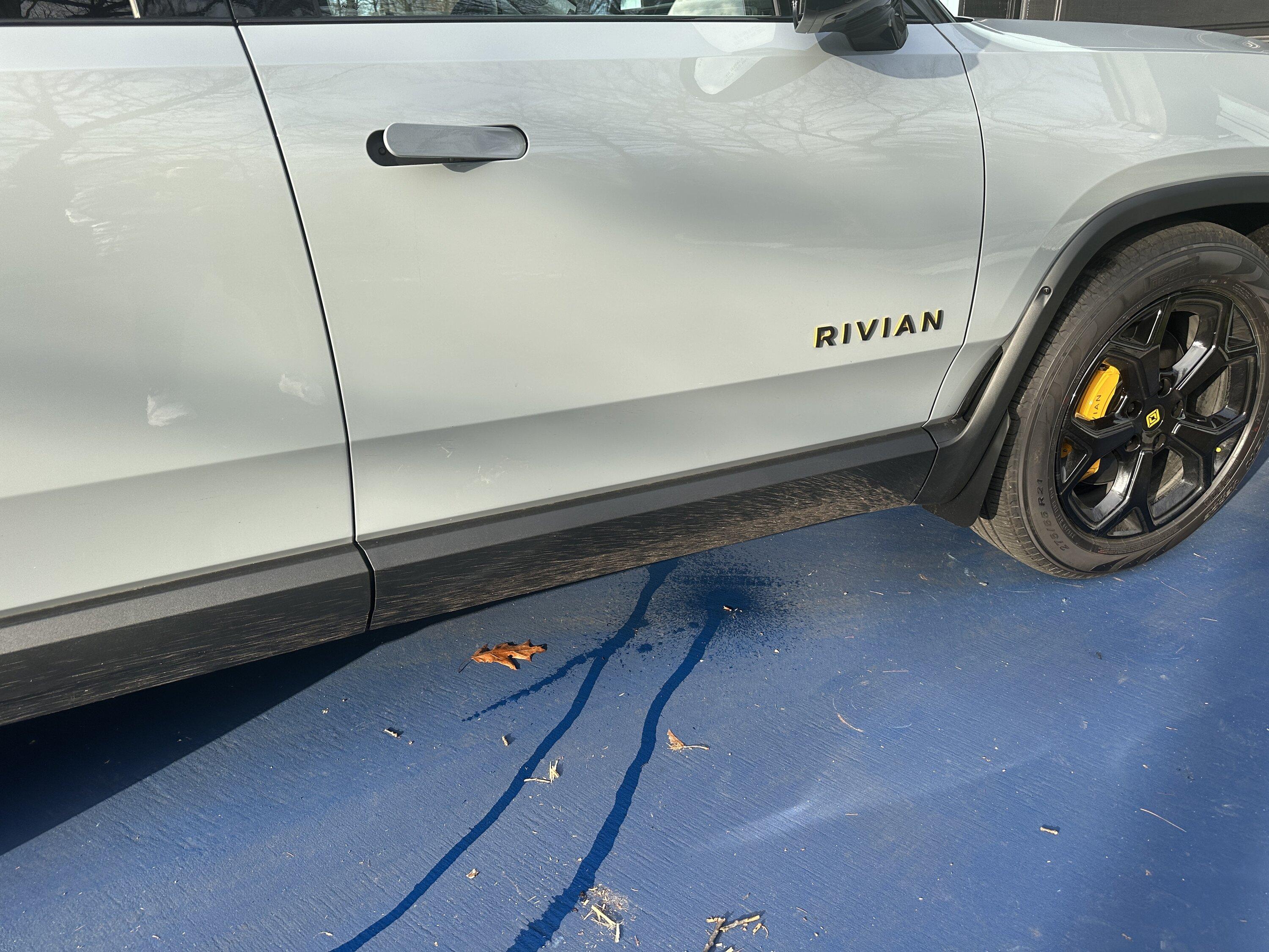 Rivian R1T R1S TWRAPS Mud Guards Installed on R1S Pics IMG_8926