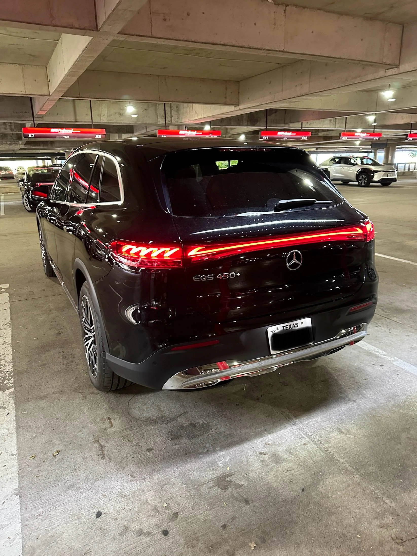Rivian R1T R1S Impressions on rental Mercedes EQS 450+ SUV 7-seater vs. the R1S IMG_8949