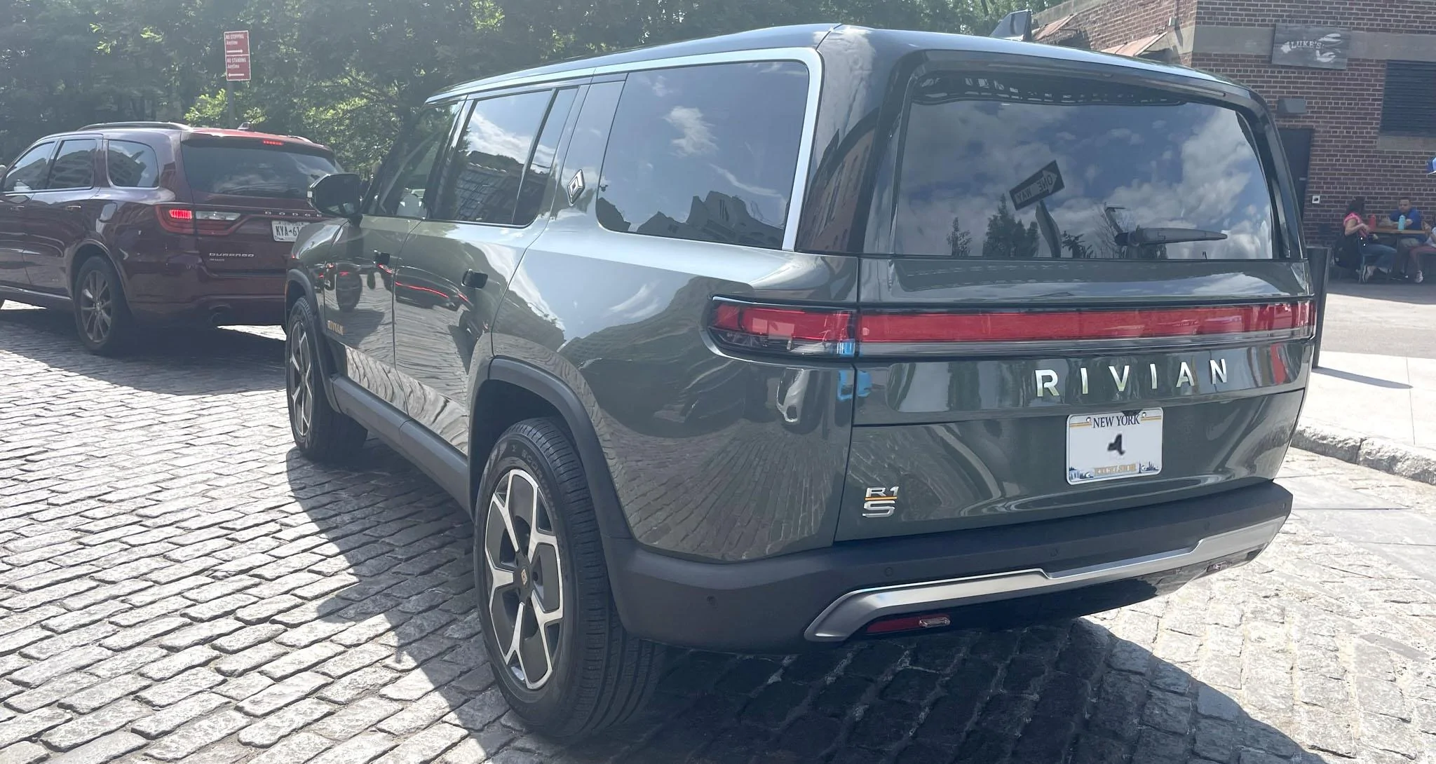 Rivian R1T R1S For Sale: '23 R1S Launch Edition - Quad Motor Large Pack - Launch Green / FG ($80,000 firm) IMG_2173