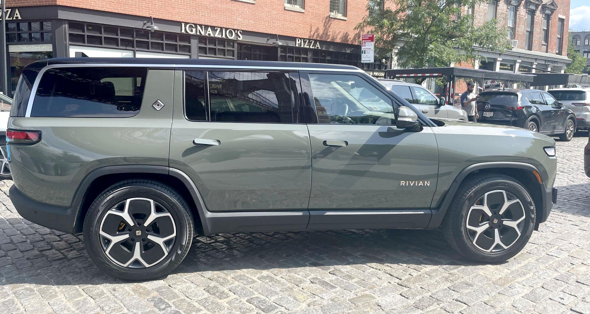 Rivian R1T R1S For Sale: '23 R1S Launch Edition - Quad Motor Large Pack - Launch Green / FG ($80,000 firm) IMG_2175