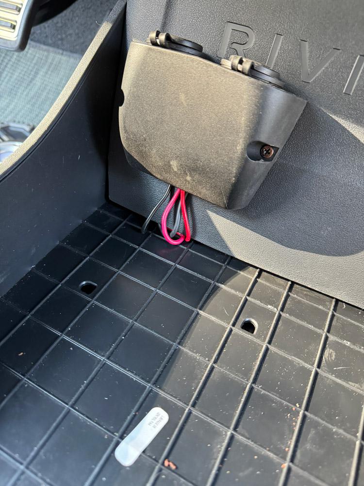 Rivian R1T R1S Socket "two" me - more better: installed 12 volt outlets under the dash IMG_6751.JPG