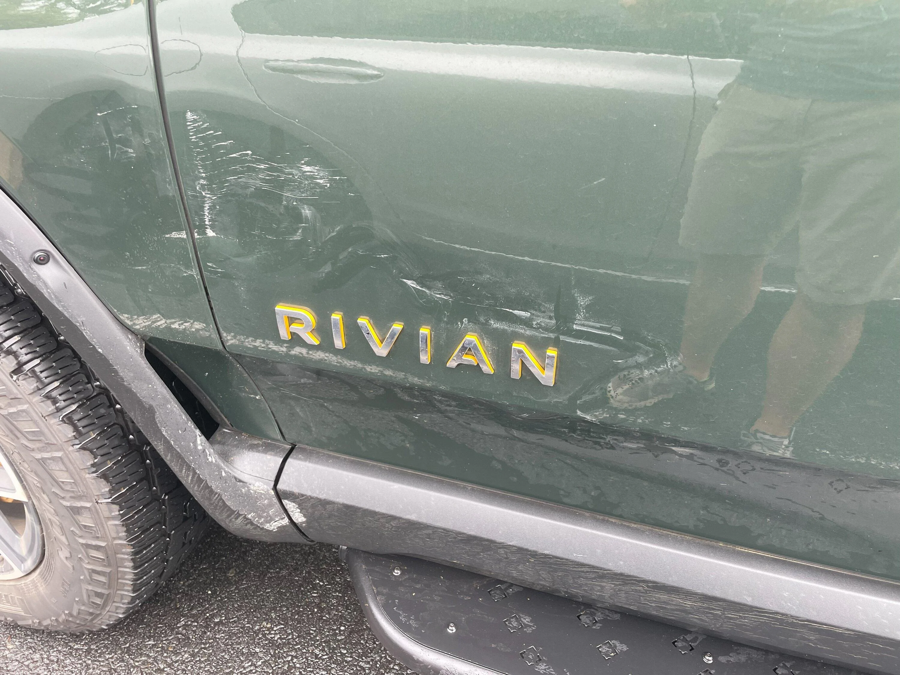 Rivian R1T R1S Slight Sideswipe in Parking Lot - Guess How Much to FIX?? riv