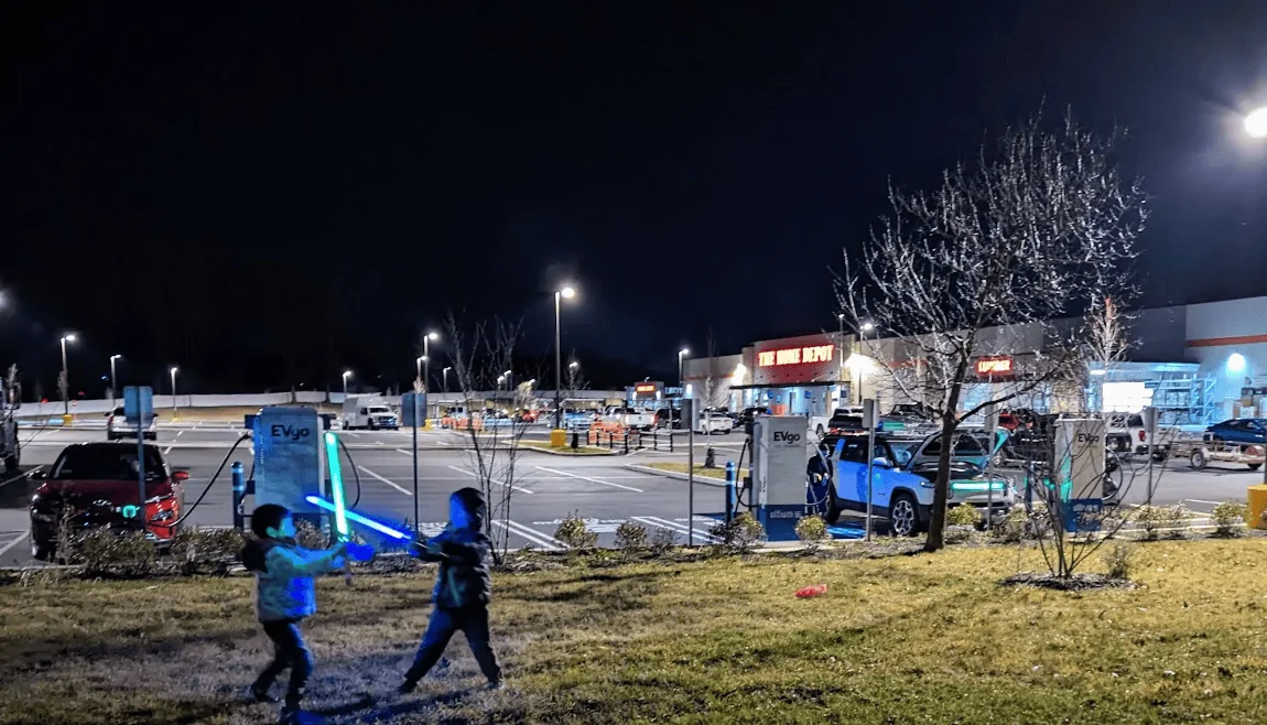Rivian R1T R1S 2,333 mi Winter Trip from New York to Georgia in R1S with an iKamper 1704383879583