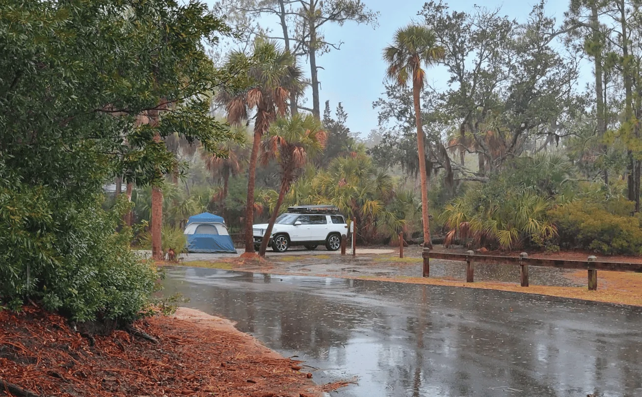 Rivian R1T R1S 2,333 mi Winter Trip from New York to Georgia in R1S with an iKamper 1704388634095