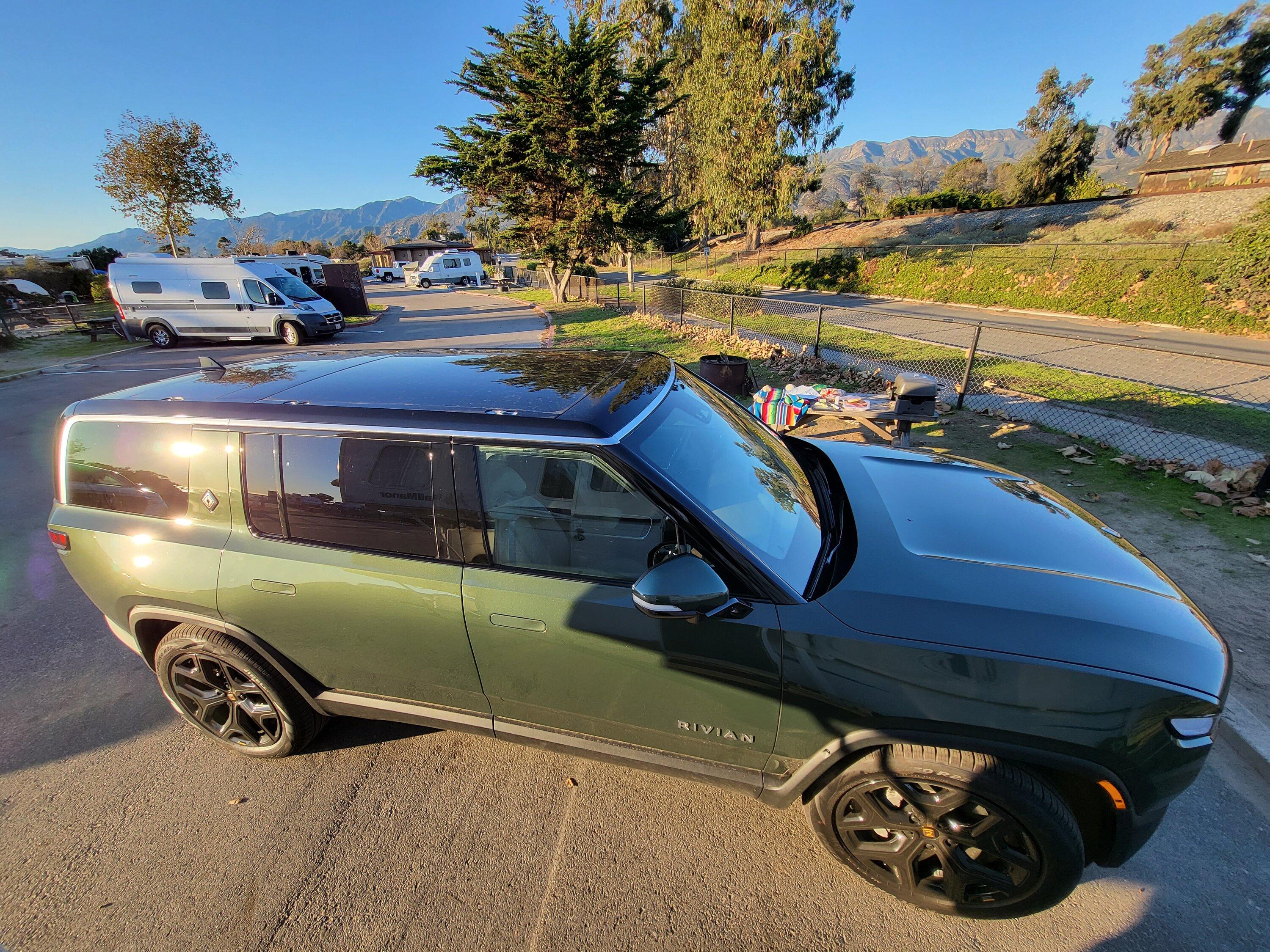 Rivian R1T R1S First towing trip to the beach: R1S + TrailManor Trailer 20240104_161149