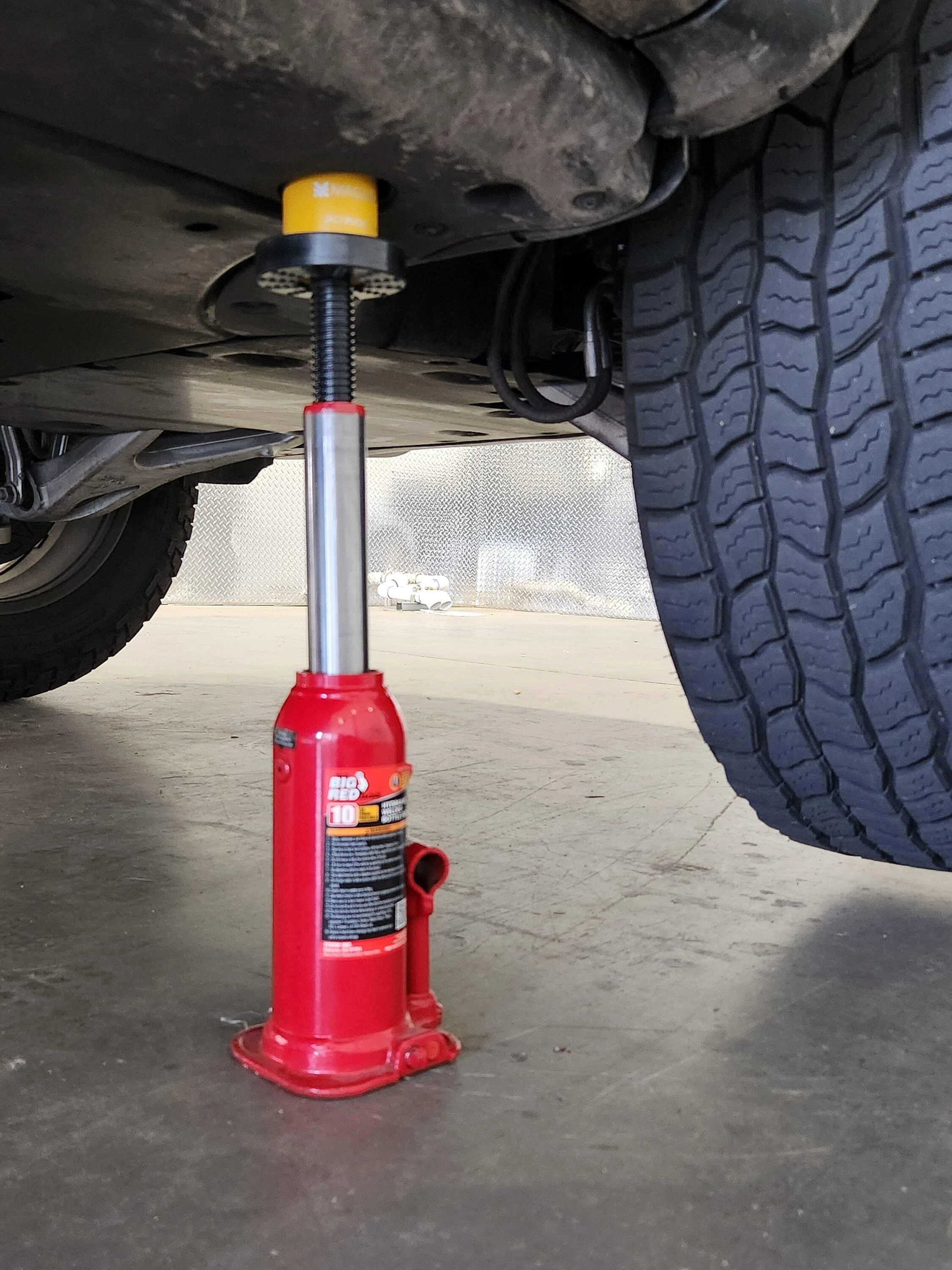 Rivian R1T R1S Wait.. we really don't need the jack pucks? 20231007_083727