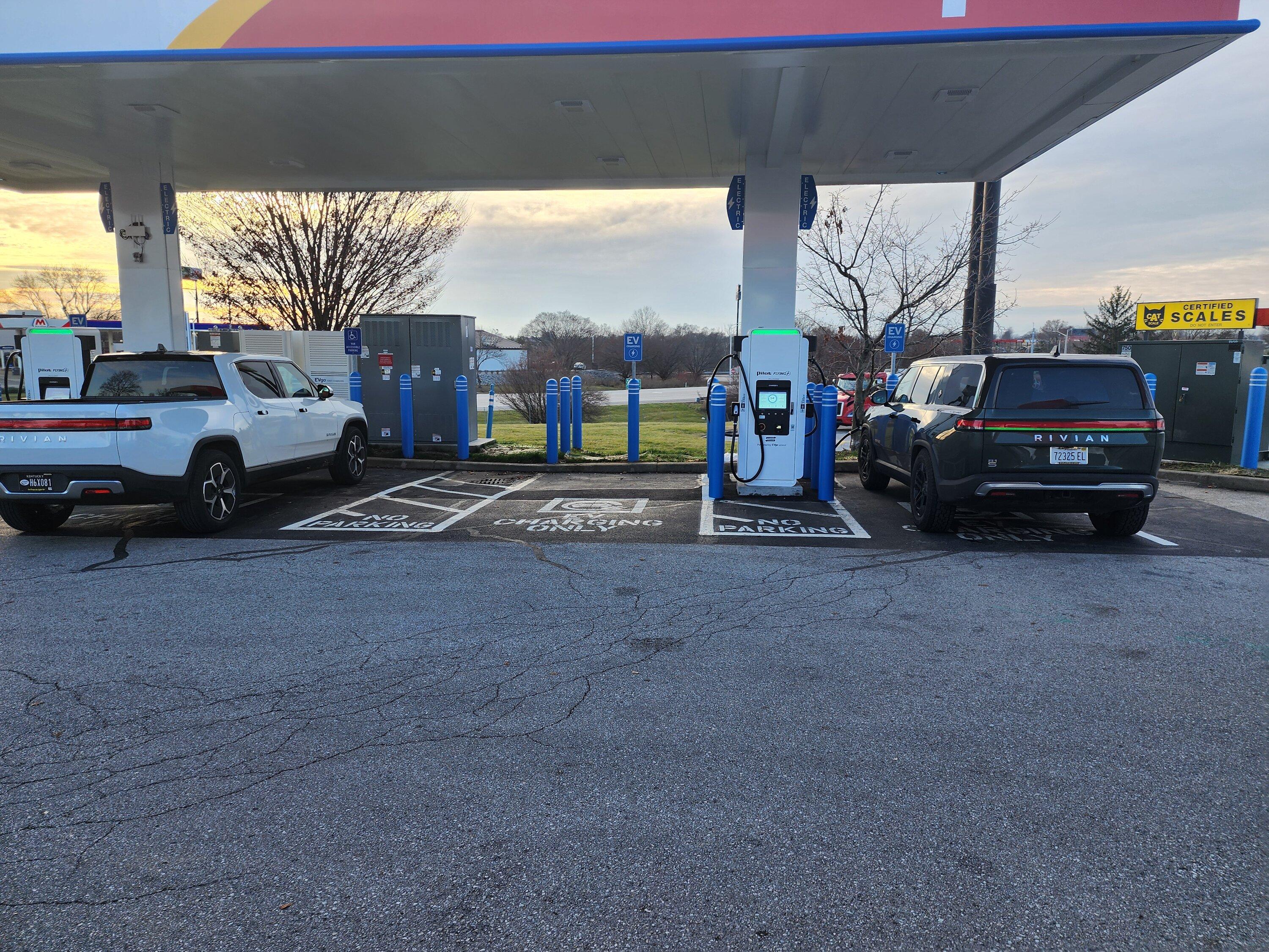 Rivian R1T R1S Chicago to Florida Roundtrip Complete! 20231227_161627