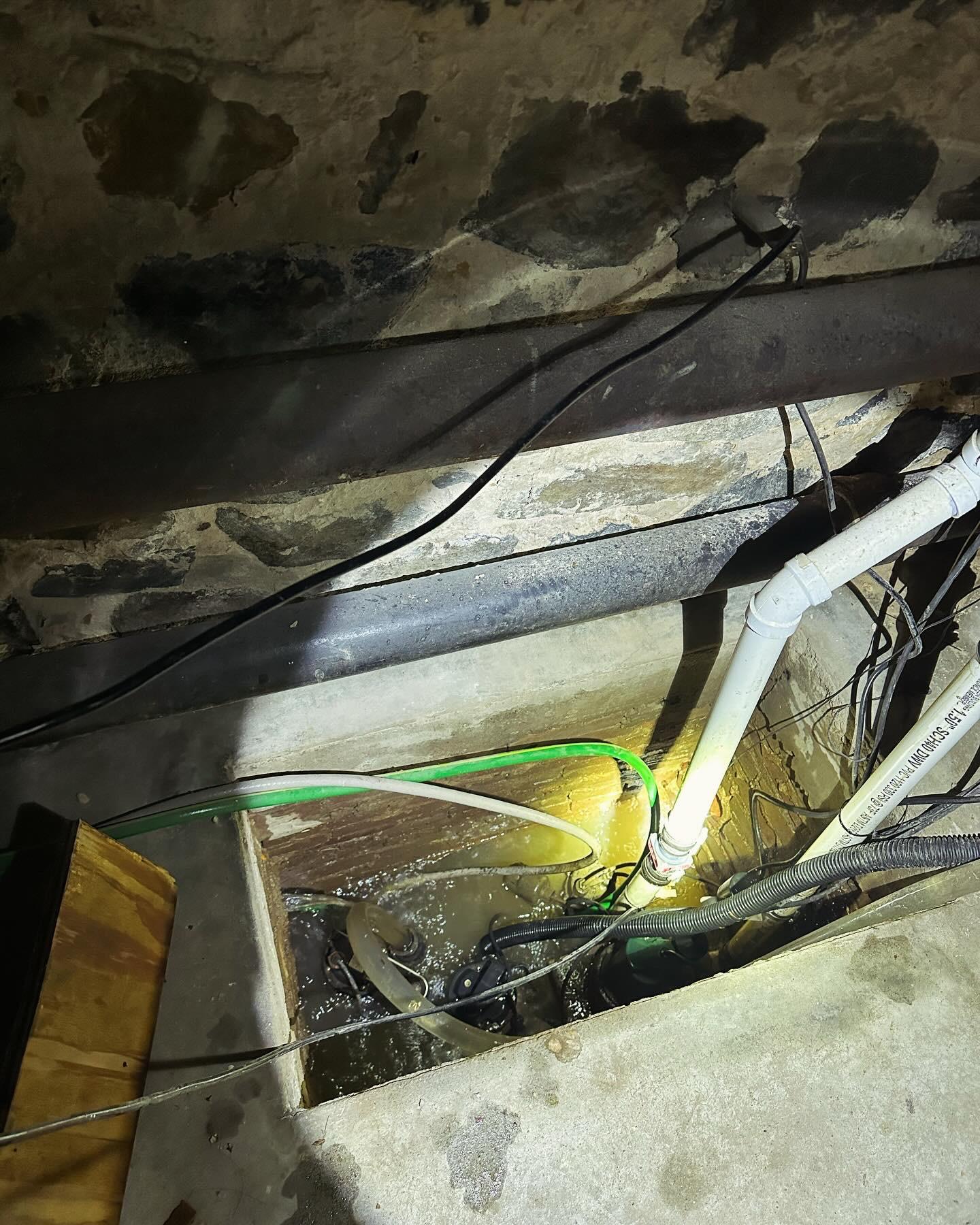 Rivian R1T R1S Rivian to the rescue! 120v plug keeps sump pumps running during storm DF8575C7-736C-45C3-B525-A725BCF4182B
