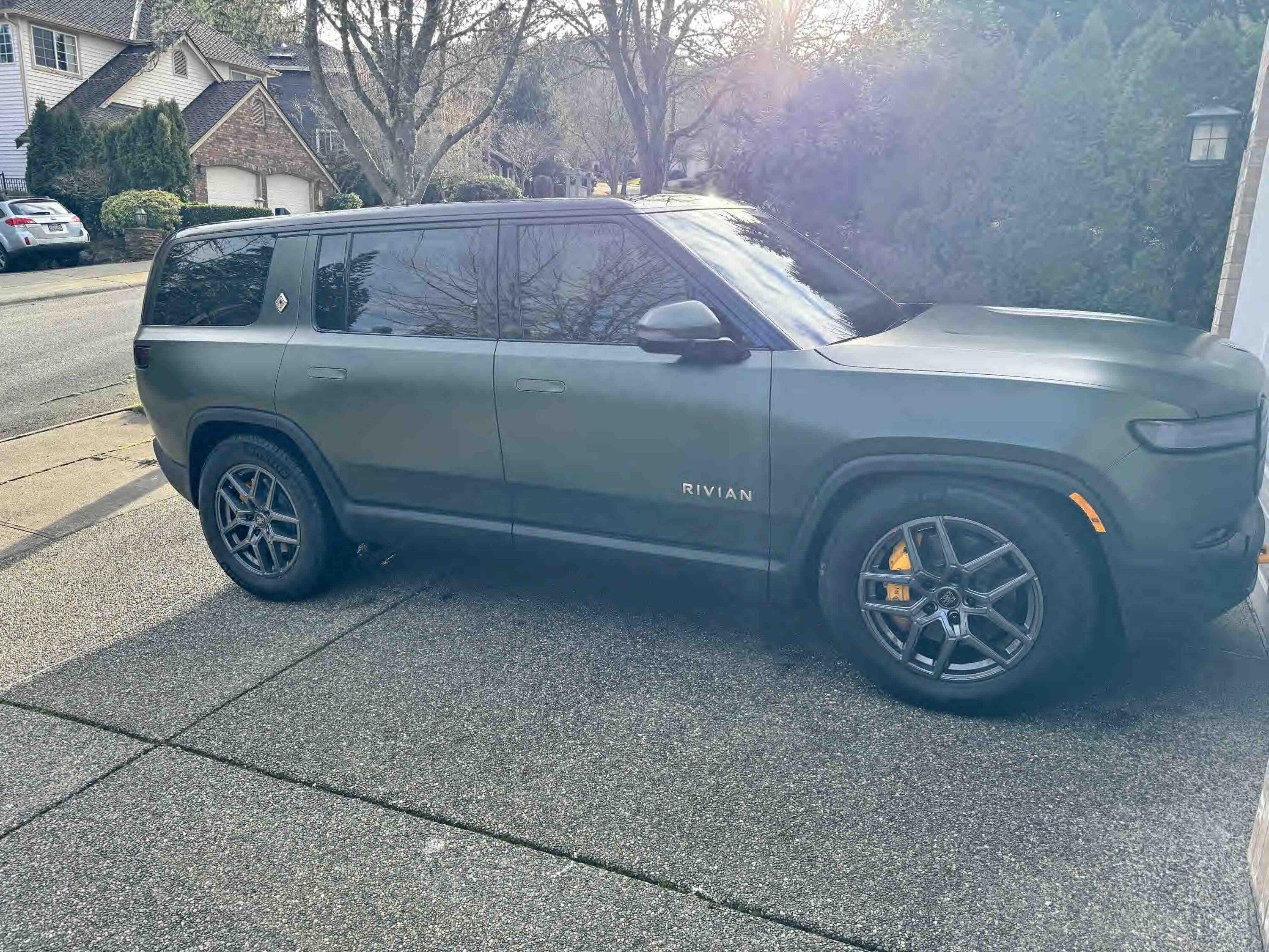 Rivian R1T R1S 20" MSW Wheel w/ Michelin X-ICE Installation Experience IMG_1712b