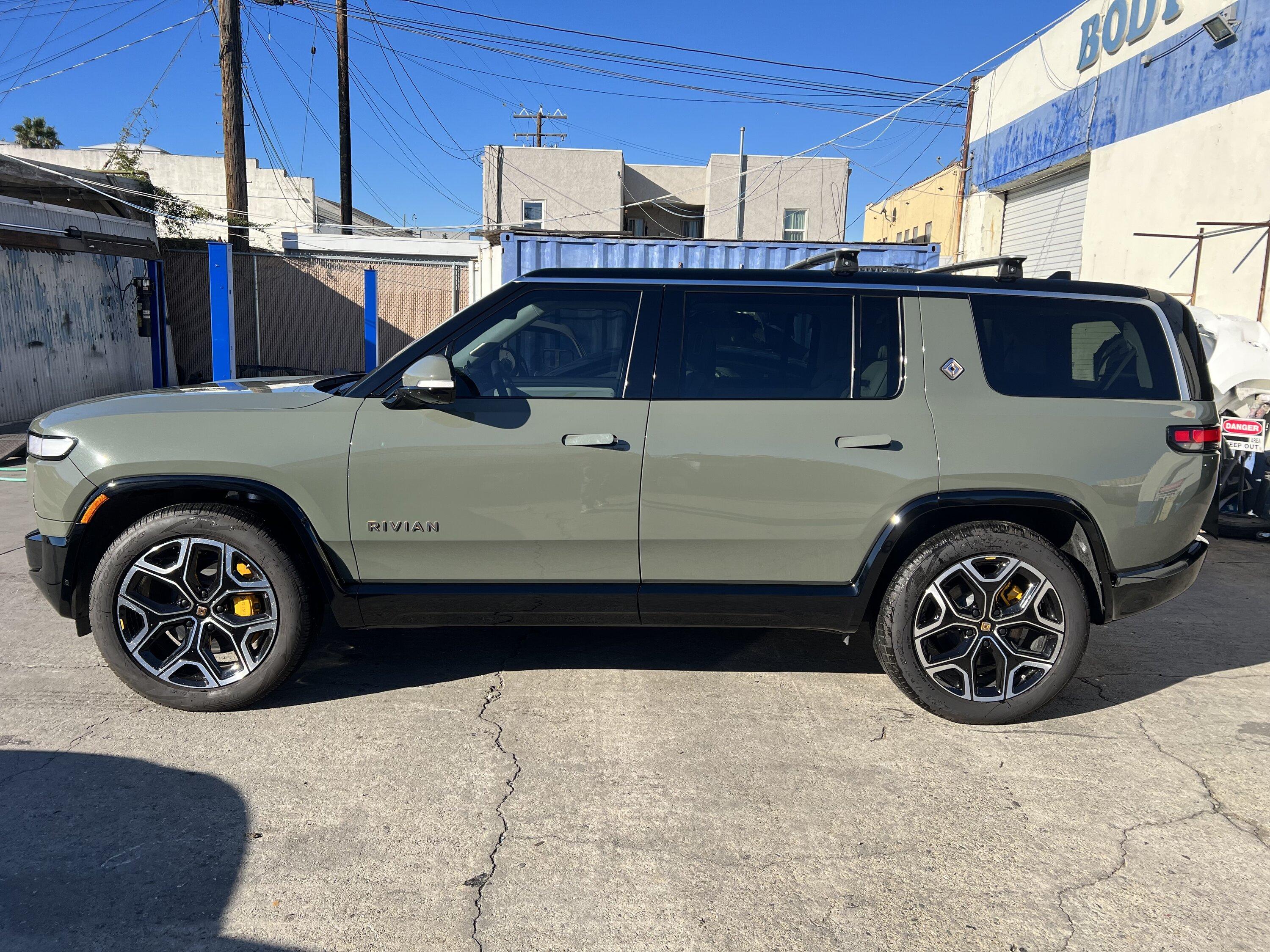 Rivian R1T R1S Has anyone painted their lower trims yet? IMG_4113[1]