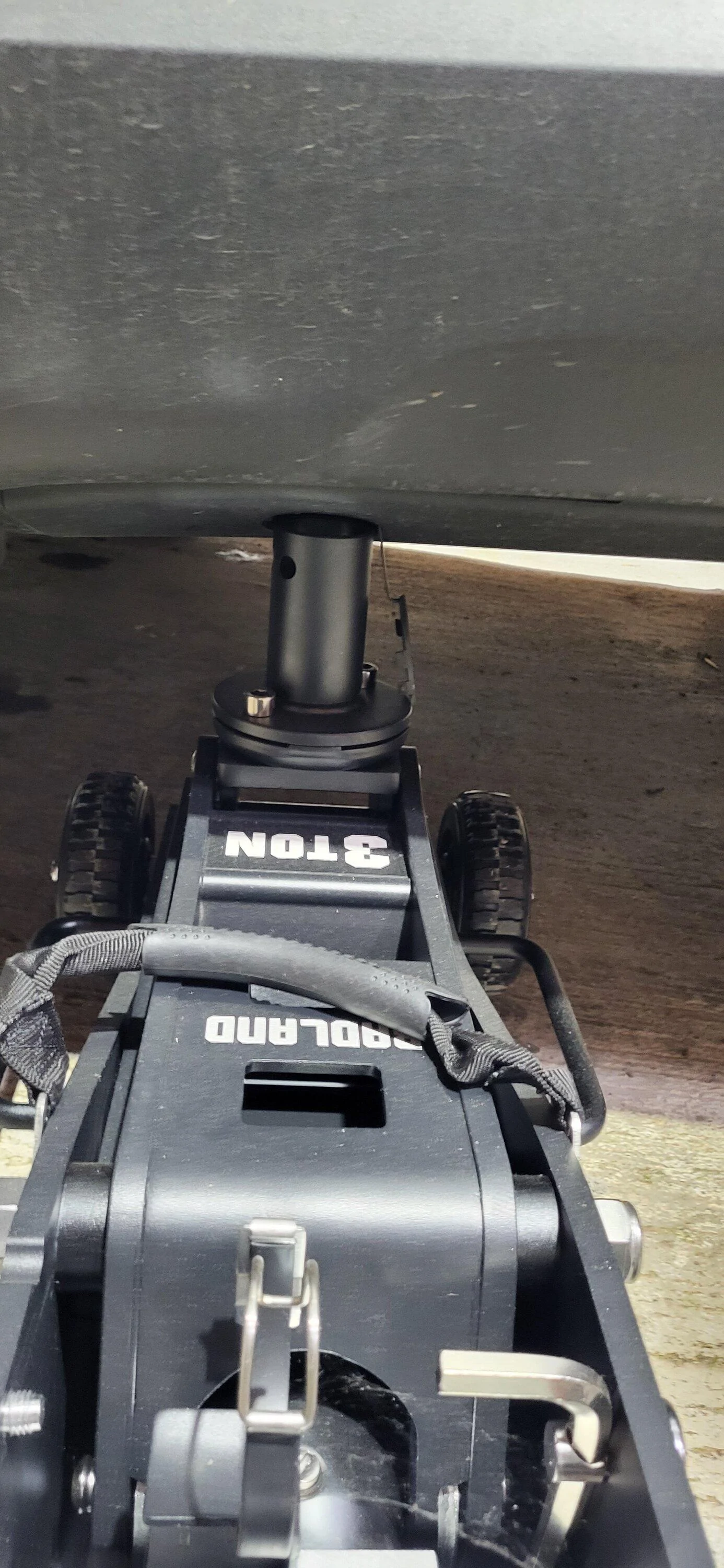 Rivian R1T R1S What Jack are you Packin? 2023-12-24 11.41.09