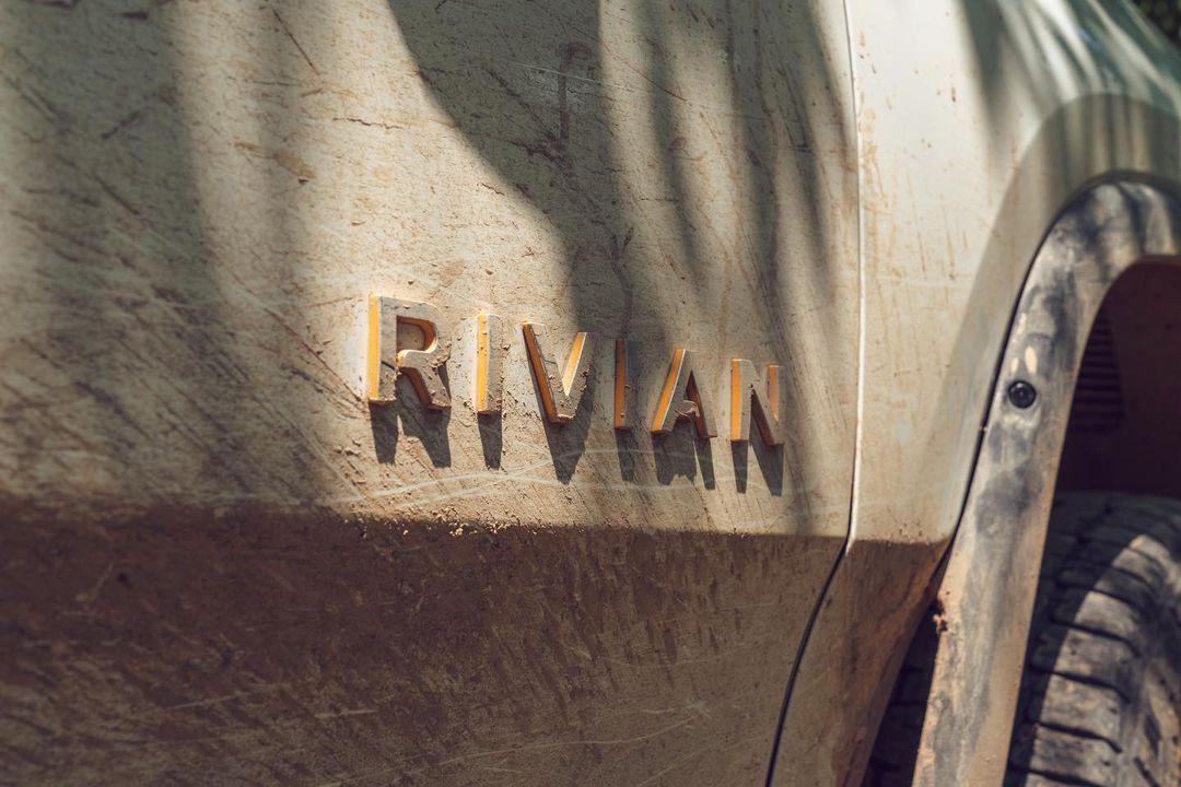 Rivian R1T R1S Badge appreciation thread Side Badge