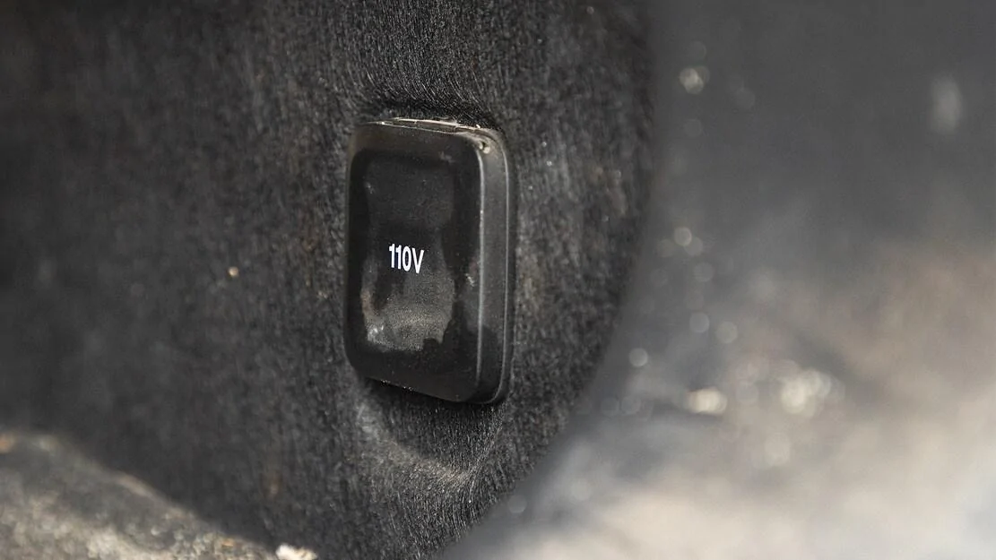 Rivian R1T R1S 2022 Rivian R1T Gear tunnel hands-on review: 2022-Rivian-R1T-Gear-Tunnel-12-1