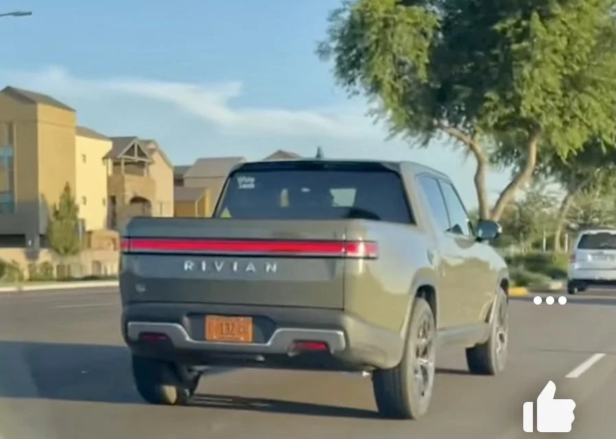 Rivian R1T R1S Real Rivian Photos & Videos 53501698-B98A-47EF-A89A-9960431603D1