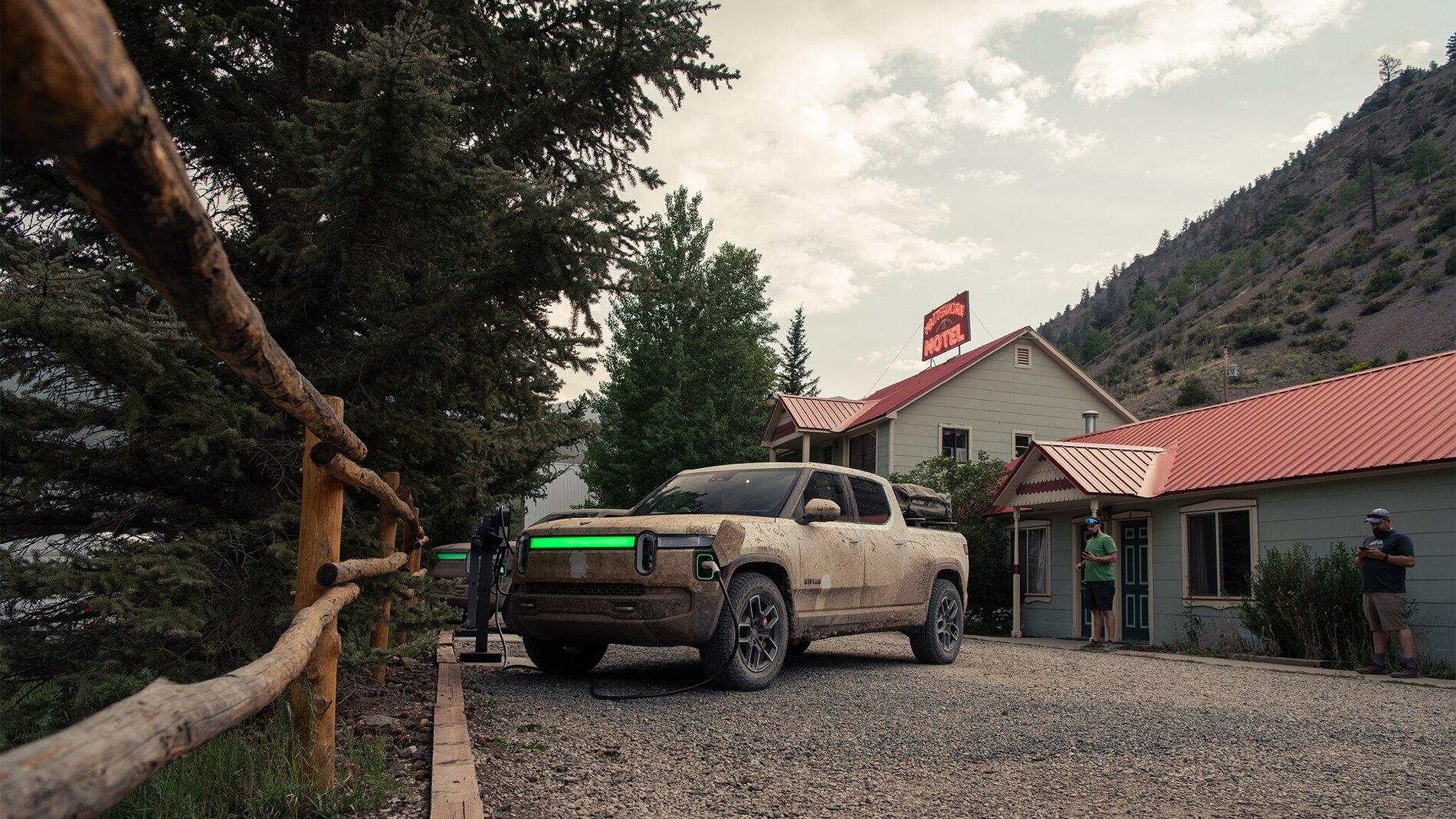 Rivian R1T R1S Part 2: We Drive the 2022 Rivian R1T Off-Road Across the Trans-America Trail - by MotorTrend Rivian_TAT_Leg_3-22