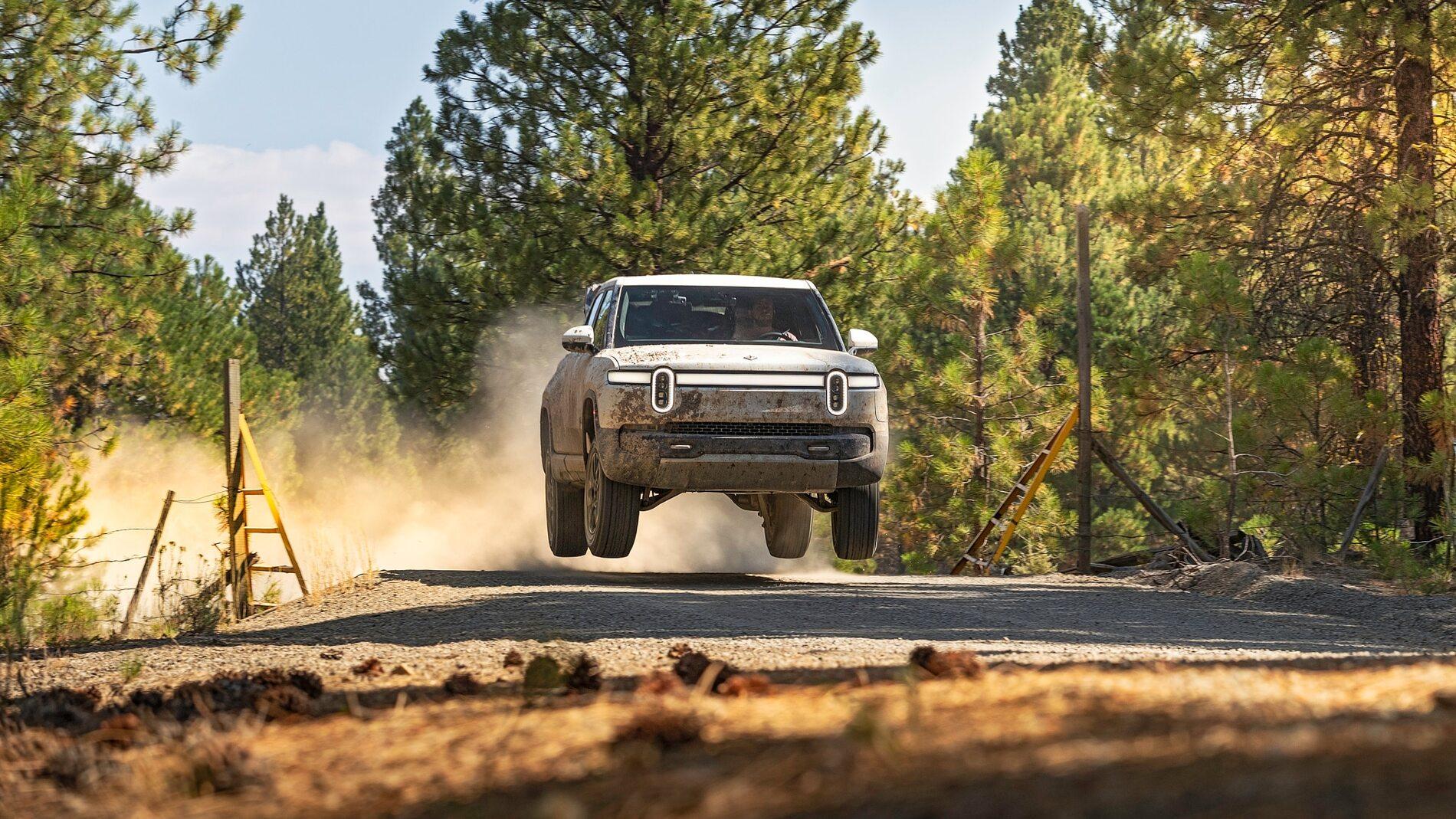 Rivian R1T R1S Part 2: We Drive the 2022 Rivian R1T Off-Road Across the Trans-America Trail - by MotorTrend 2022-Rivian-R1T-Leg-5-23