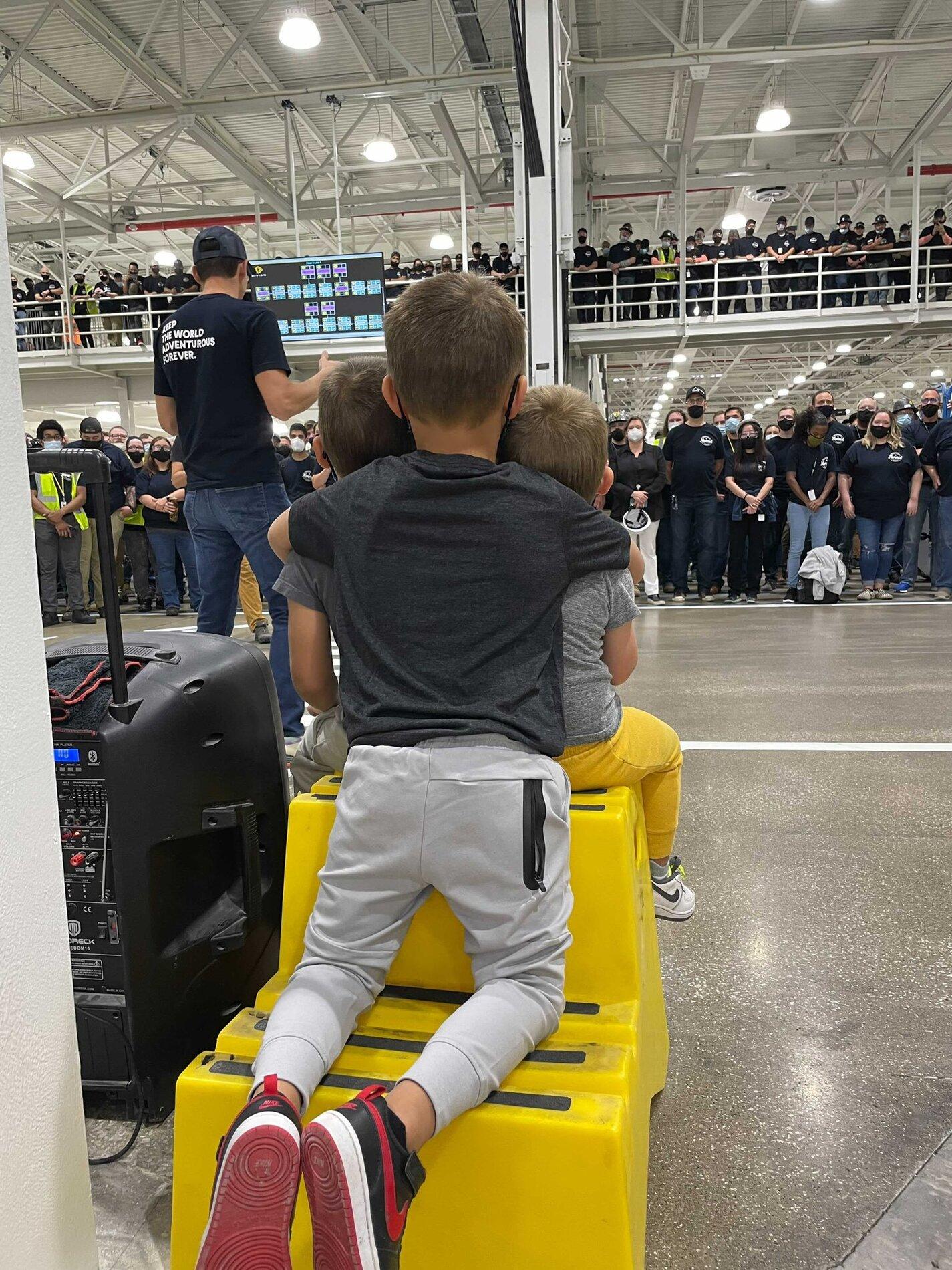 Rivian R1T R1S RJ tweets about production of first customer Rivian R1T! E_Q-Y6FXIAYEZzV
